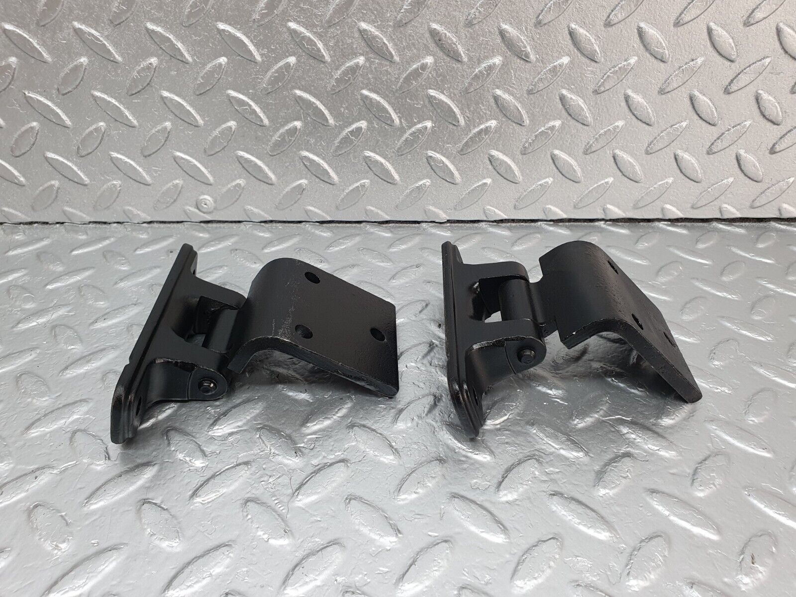 43140 Mercedes-Benz W108 280SE Door Hinge Left Side