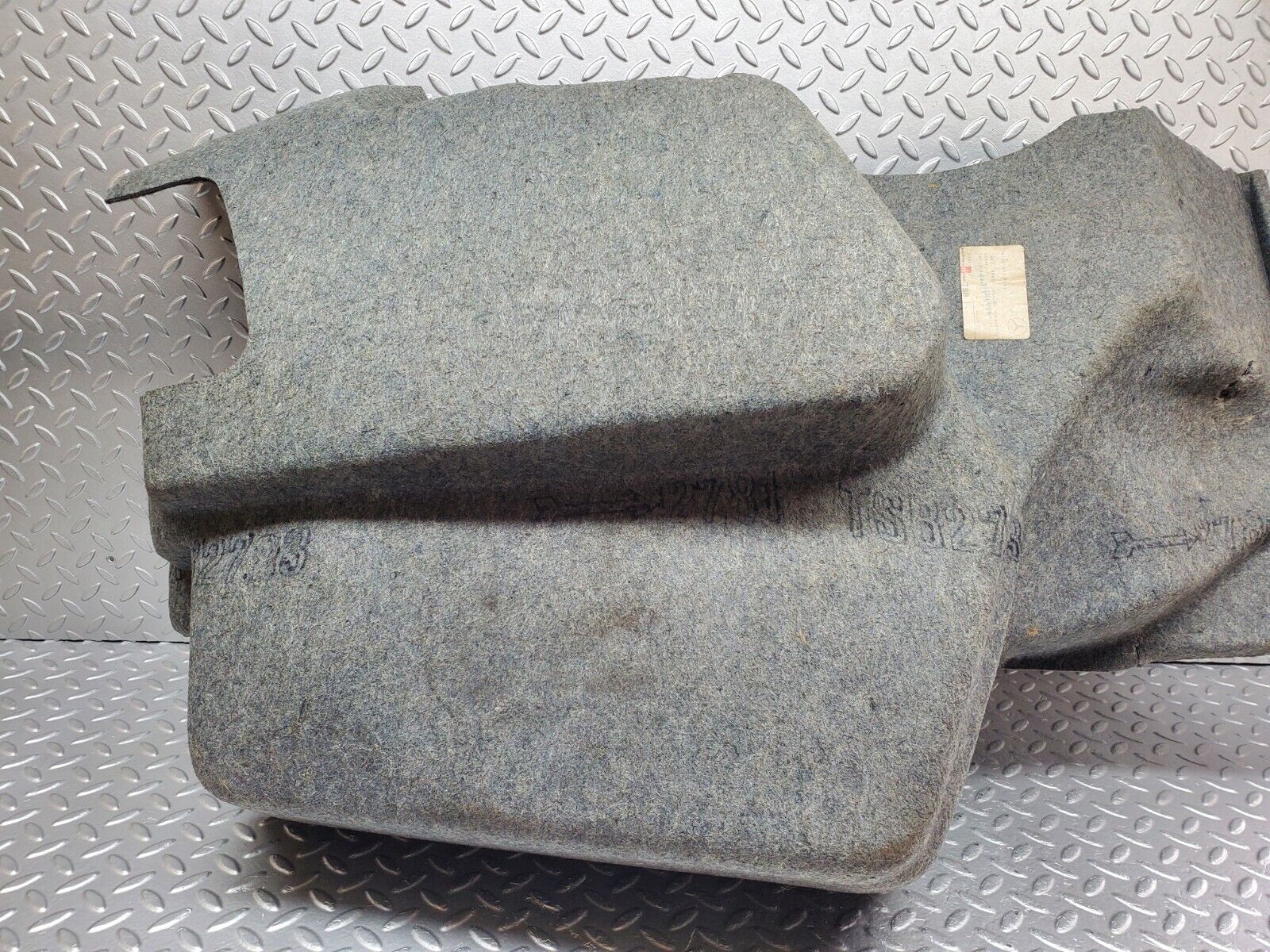 44697 Mercedes-Benz W124 220E Trunk Panel Cover Right 1246935433