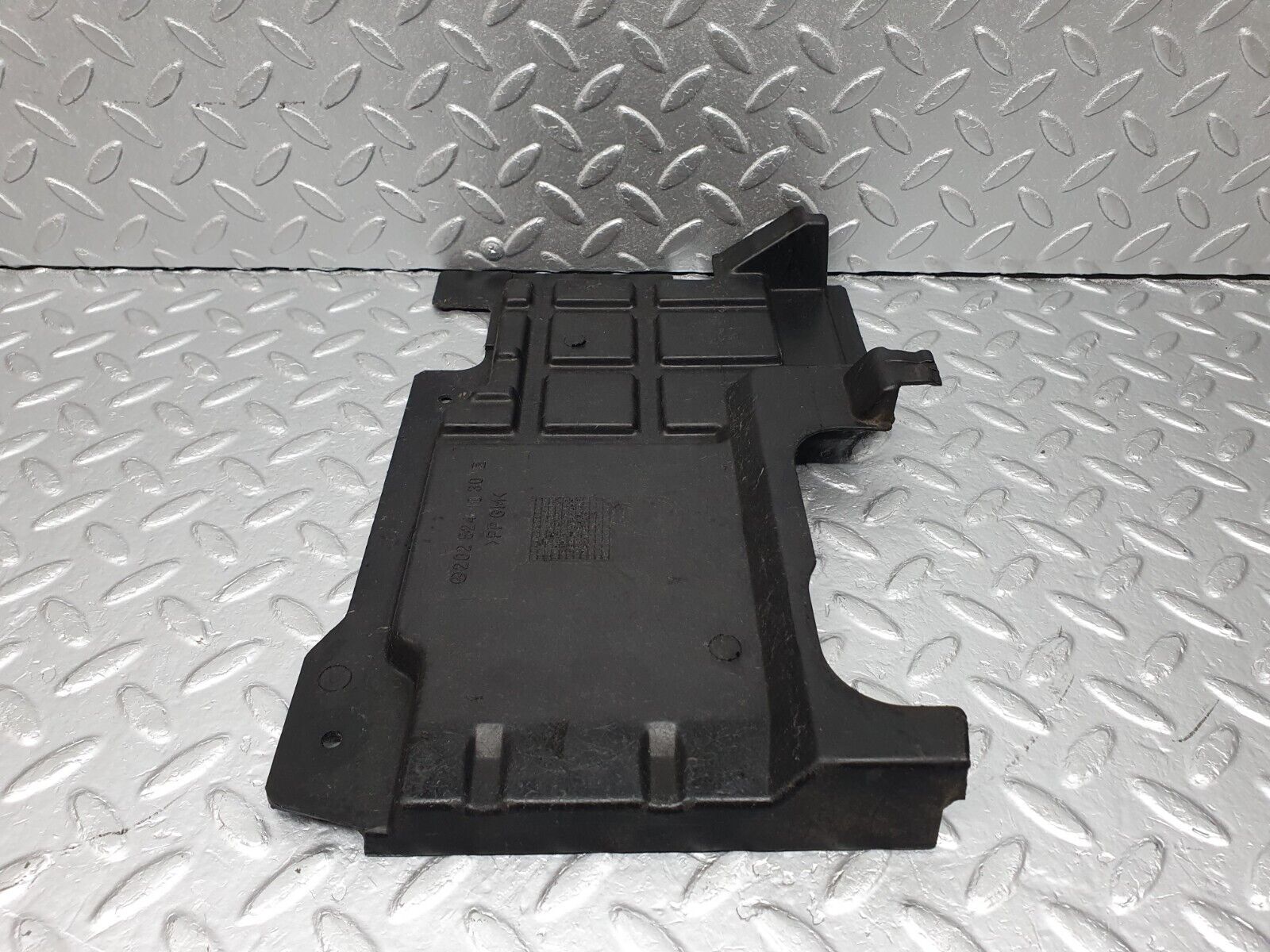 41781 Mercedes-Benz W202 C200 Right Engine Bay Cover Panel 2025241030