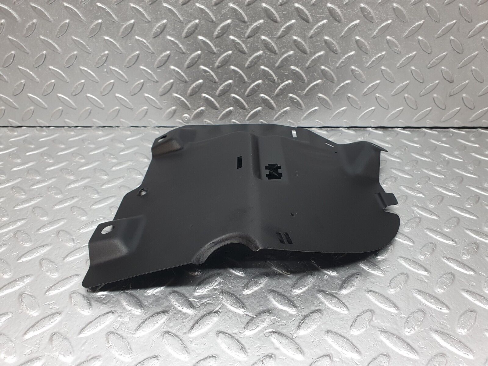 42806 Mercedes-Benz W201 190 2.0L Relay Bracket