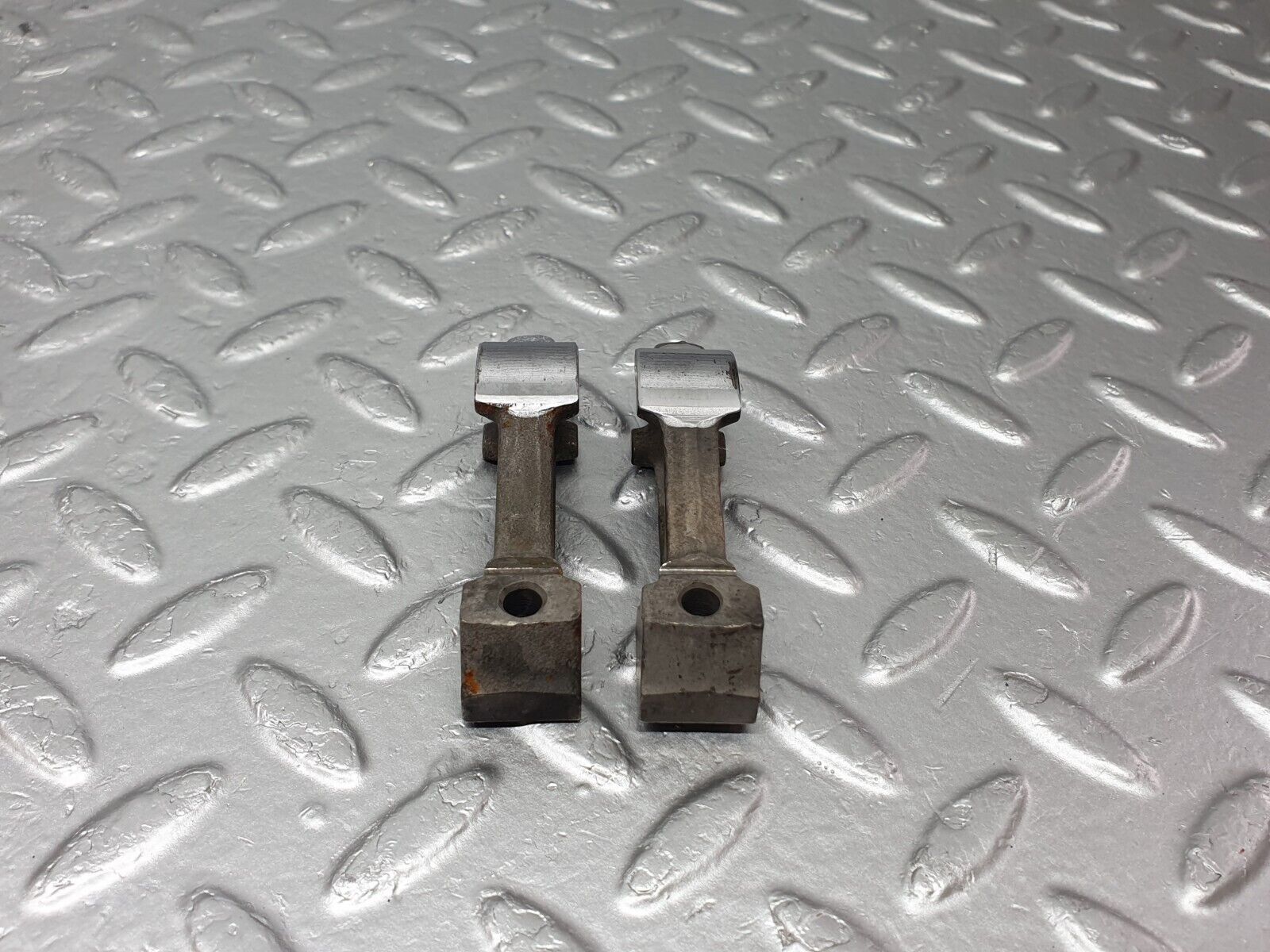 43359 Mercedes-Benz W108 280SE Valve Rocker Arm With Retaining Spring