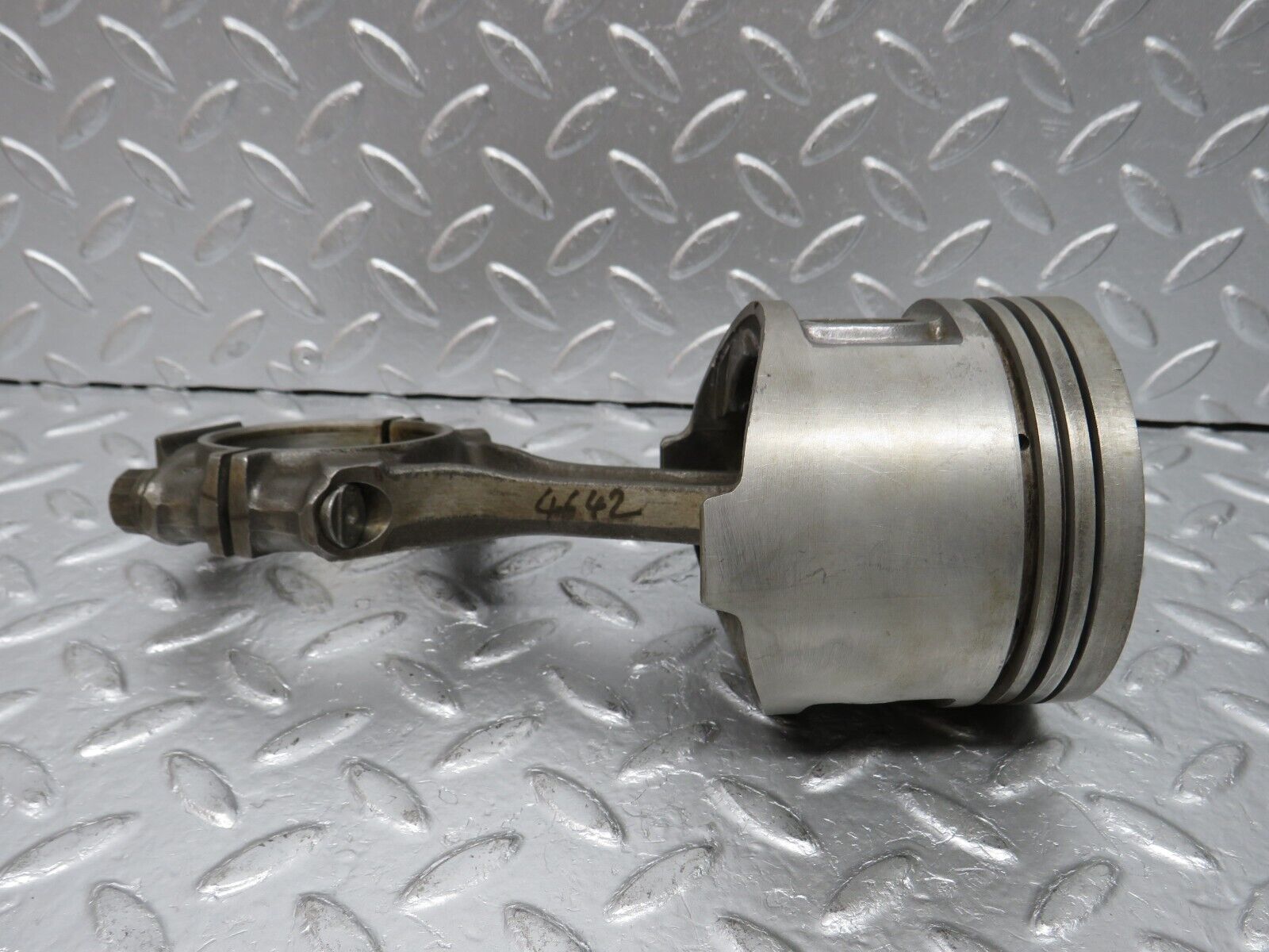 32774 Mercedes-Benz C107 R107 350 V8 Piston With Connecting Rod 92mm 11607