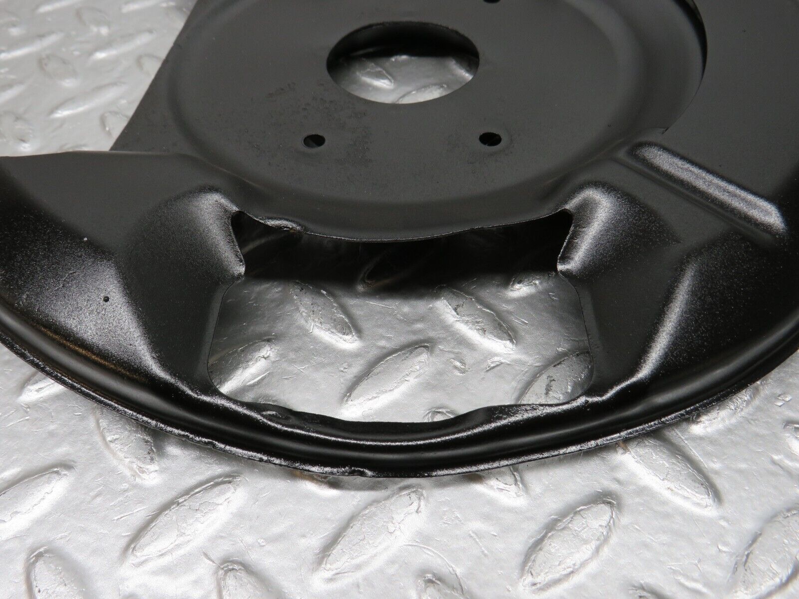 33018 Mercedes-Benz C107 R107 350 V8 Front Right Brake Disc Protection Plate