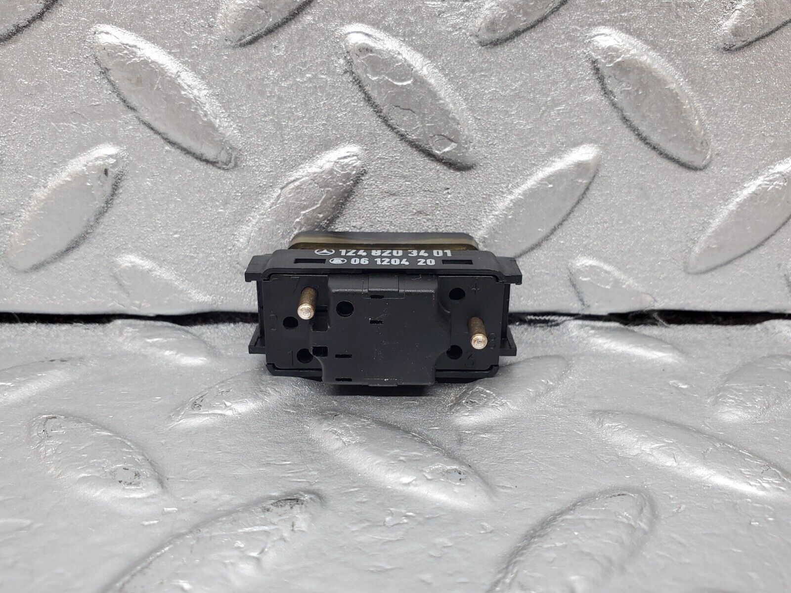 44973 Mercedes-Benz R129 300SL Coupe Alarm Indicator Light 1248203401