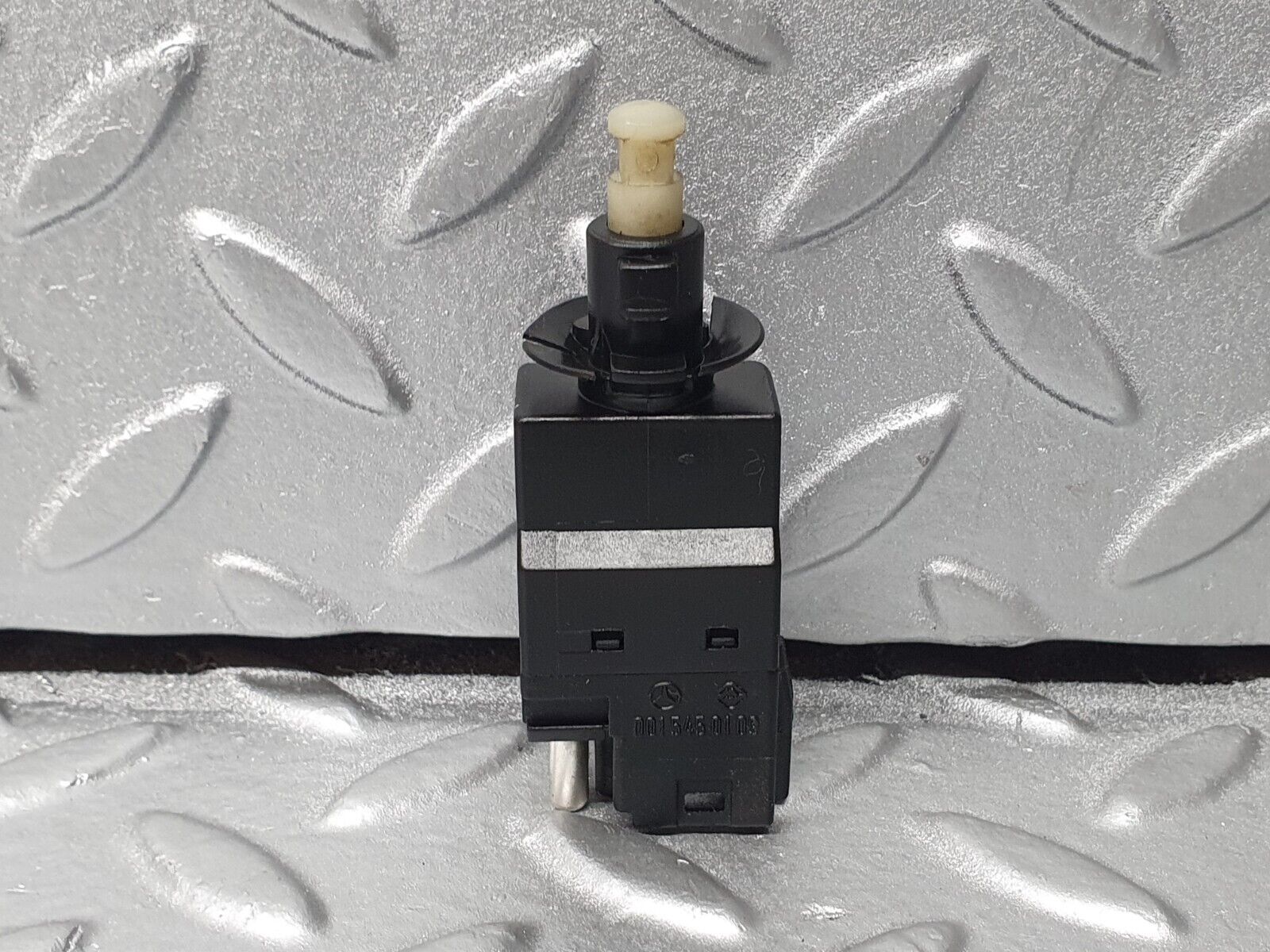 41799 Mercedes-Benz W202 C200 Brake Light Switch 0015450109