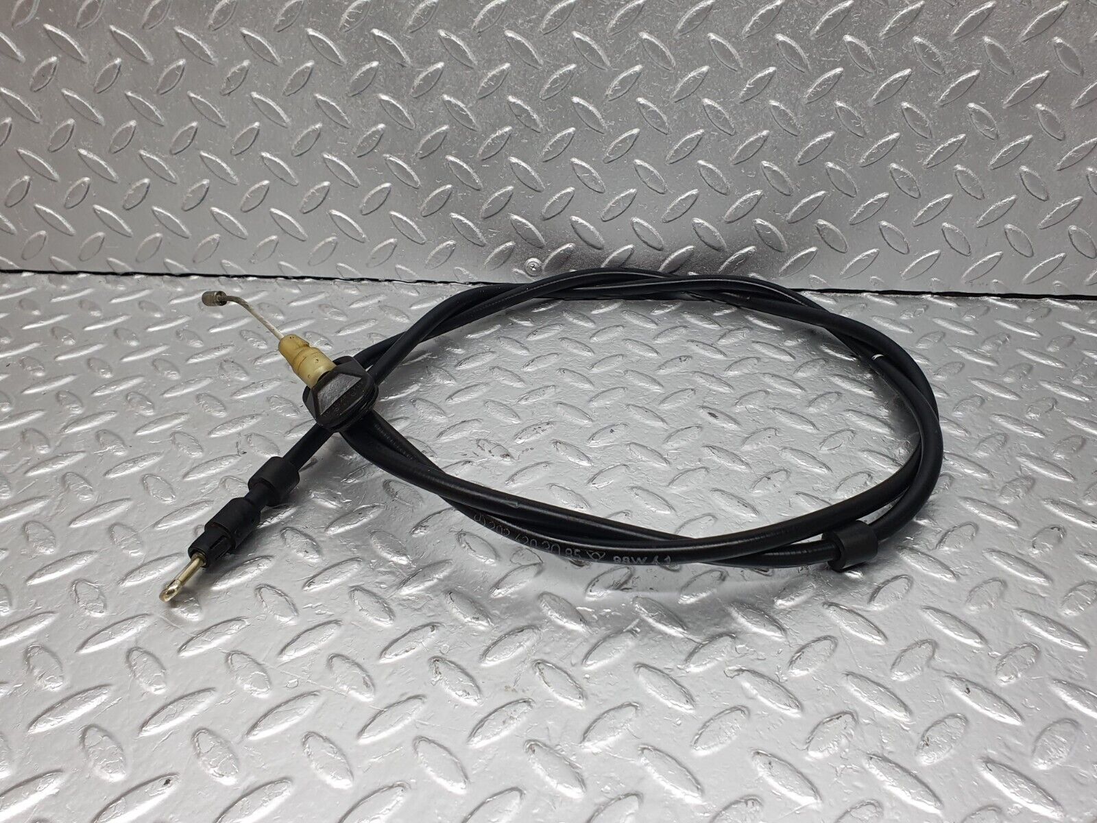 42093 Mercedes-Benz W202 C200 Parking Brake Cable 2024203085