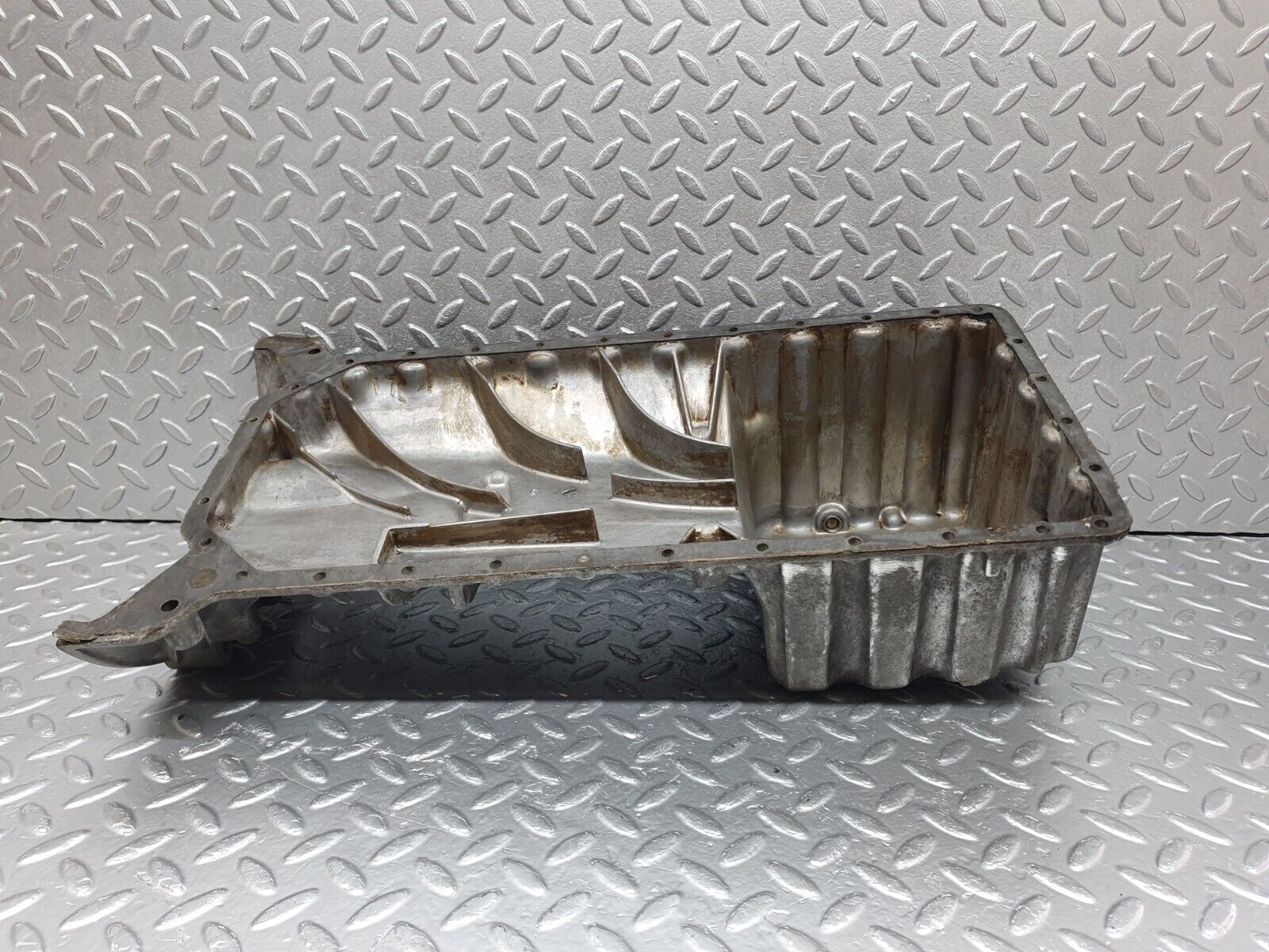 44001 Mercedes-Benz C123 230CE Coupe Oil Pan Oil Sump 1020141702