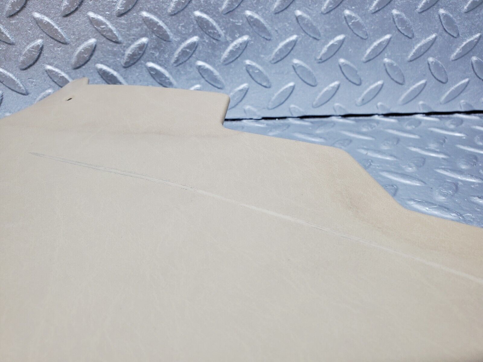 45771 Mercedes-Benz W126 420SE C Pillar Cover Left Side Beige 1266950344