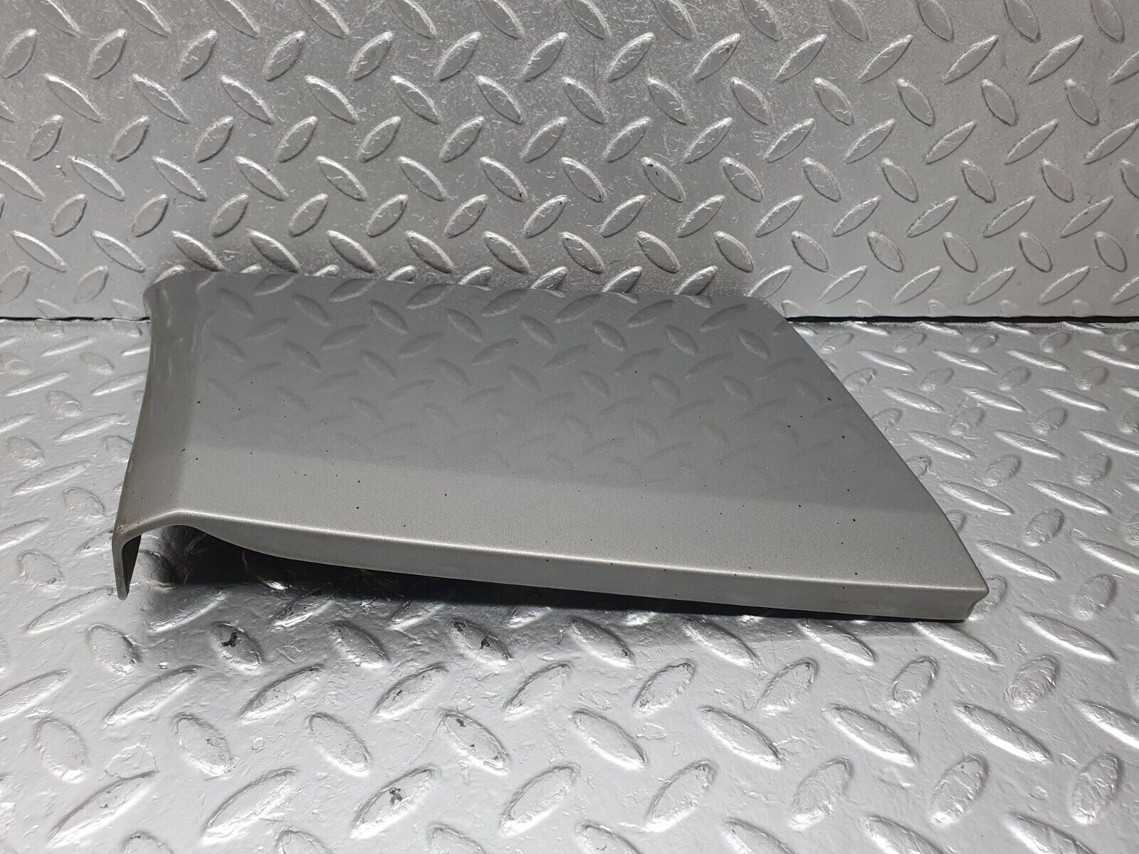 42732 Mercedes-Benz W201 190 2.0L Front Left Fender Wing Moulding Trim 2016905340