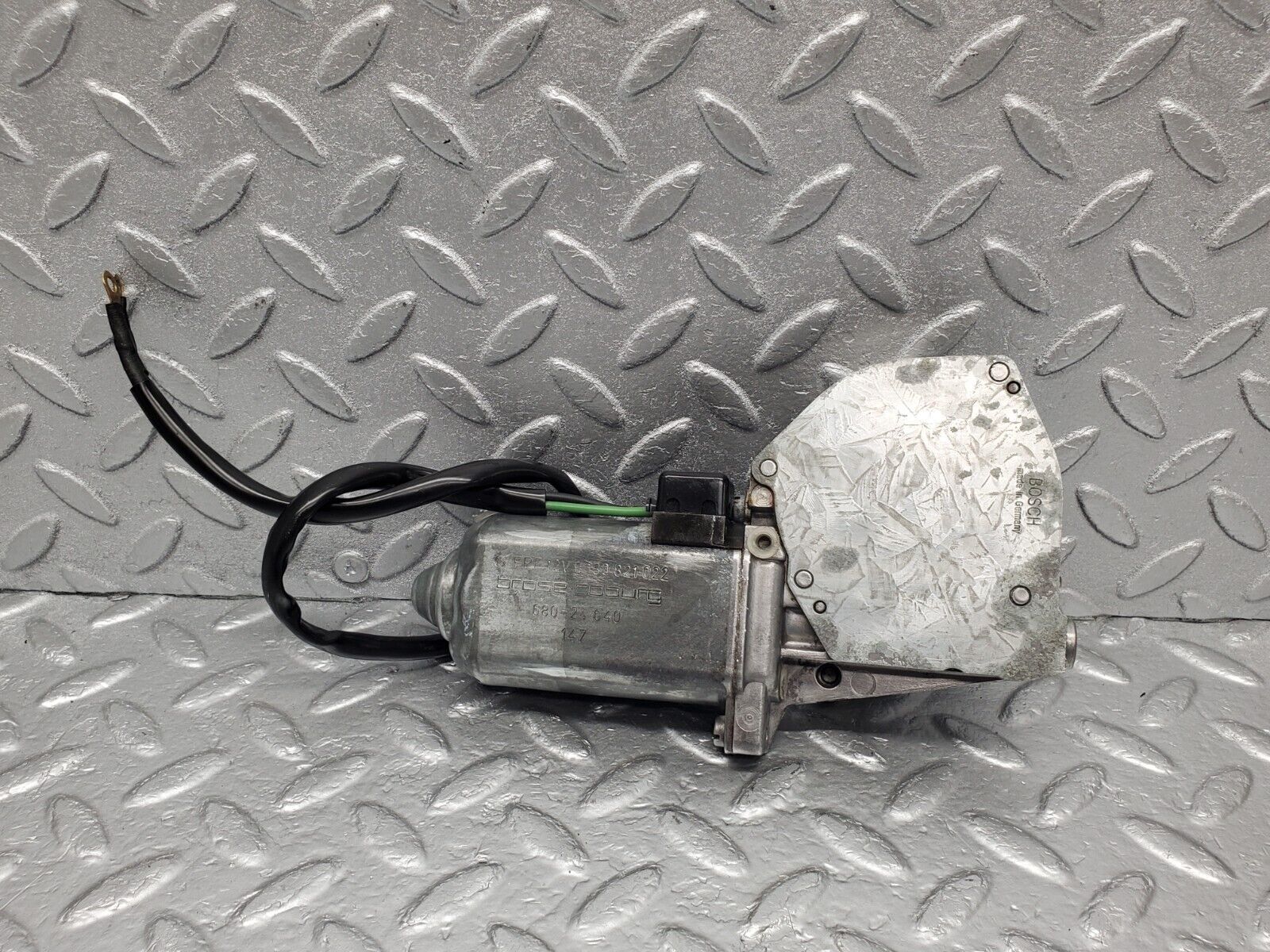 46379 Mercedes-Benz C123 280CE Coupe Front Left Window Regulator Motor 0130821022