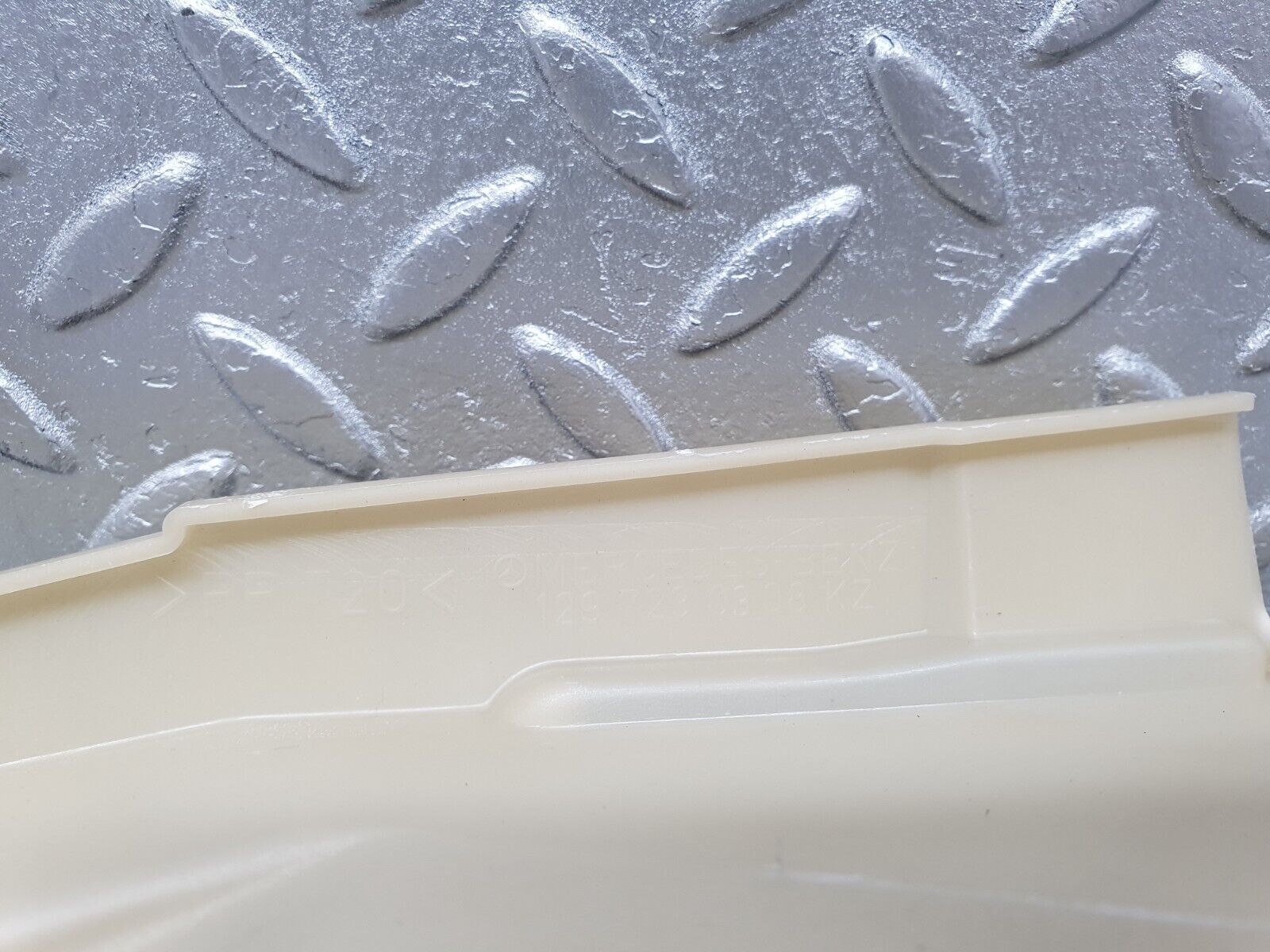 42346 Mercedes-Benz R129 320SL Coupe Door Lock Cover Left 1297230308