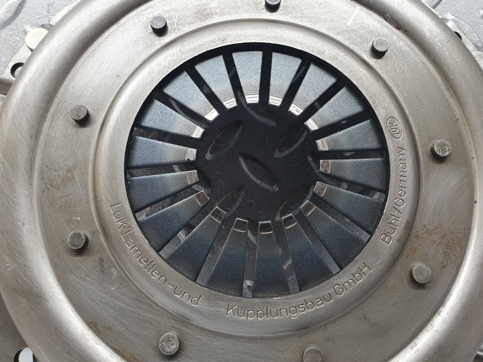 42754 Mercedes-Benz W201 190 2.0L Clutch Pressure Plate Luk 0042505304