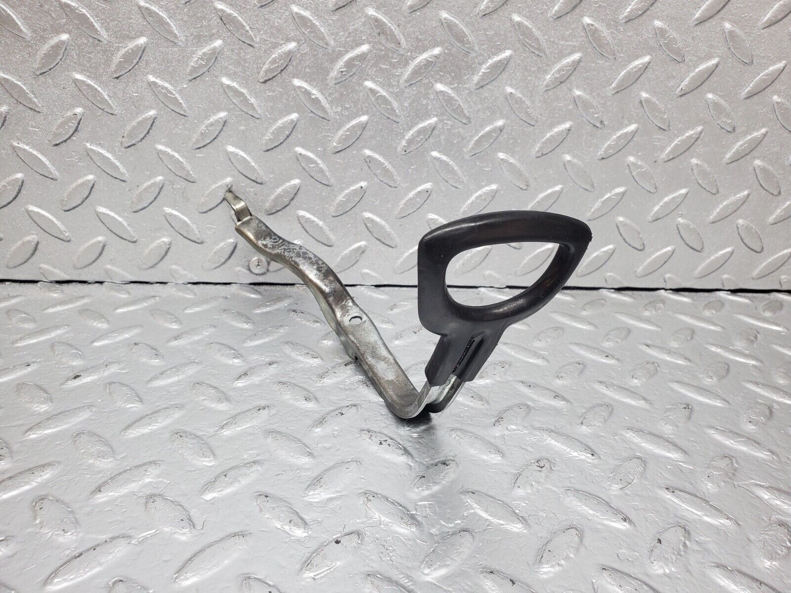 44413 Mercedes-Benz W123 280E Front Right Seat Side Height Adjust Handle