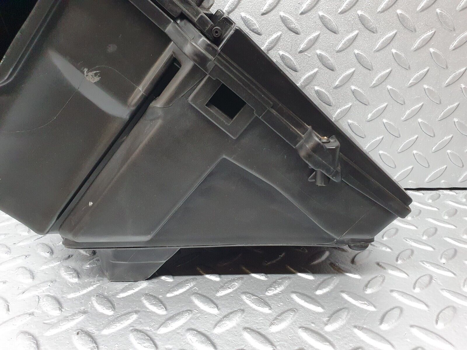 41817 Mercedes-Benz W202 C200 Fuse Box 2085400150 2025453700