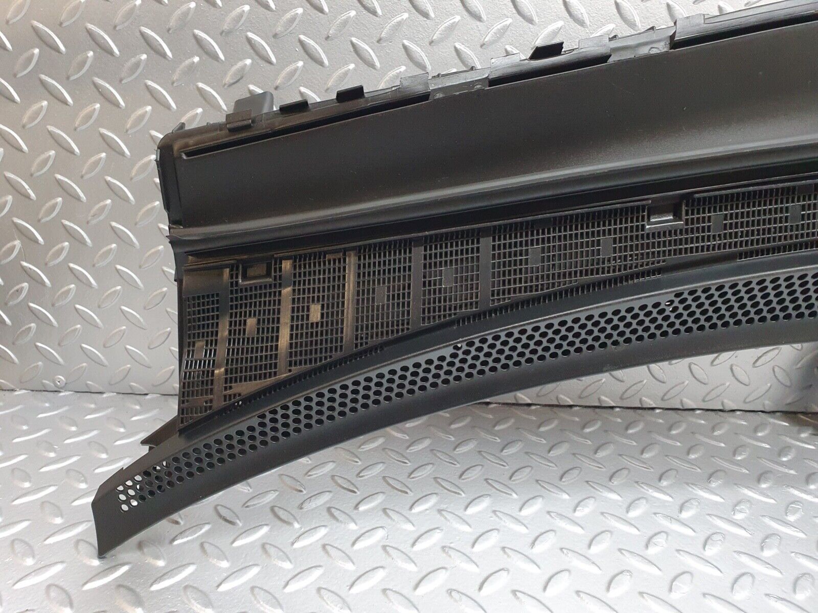 42002 Mercedes-Benz W202 C200 Water Drain 2028300413 2028300613