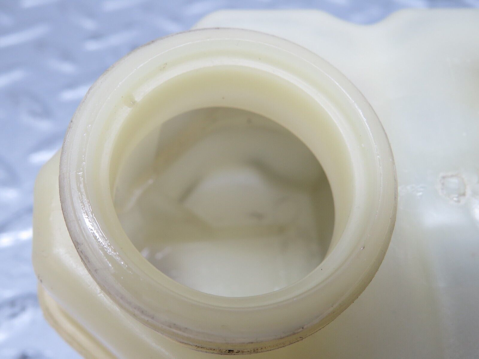 40116 Mercedes-Benz R107 350SL Brake Fluid Reservoir Tank ATE