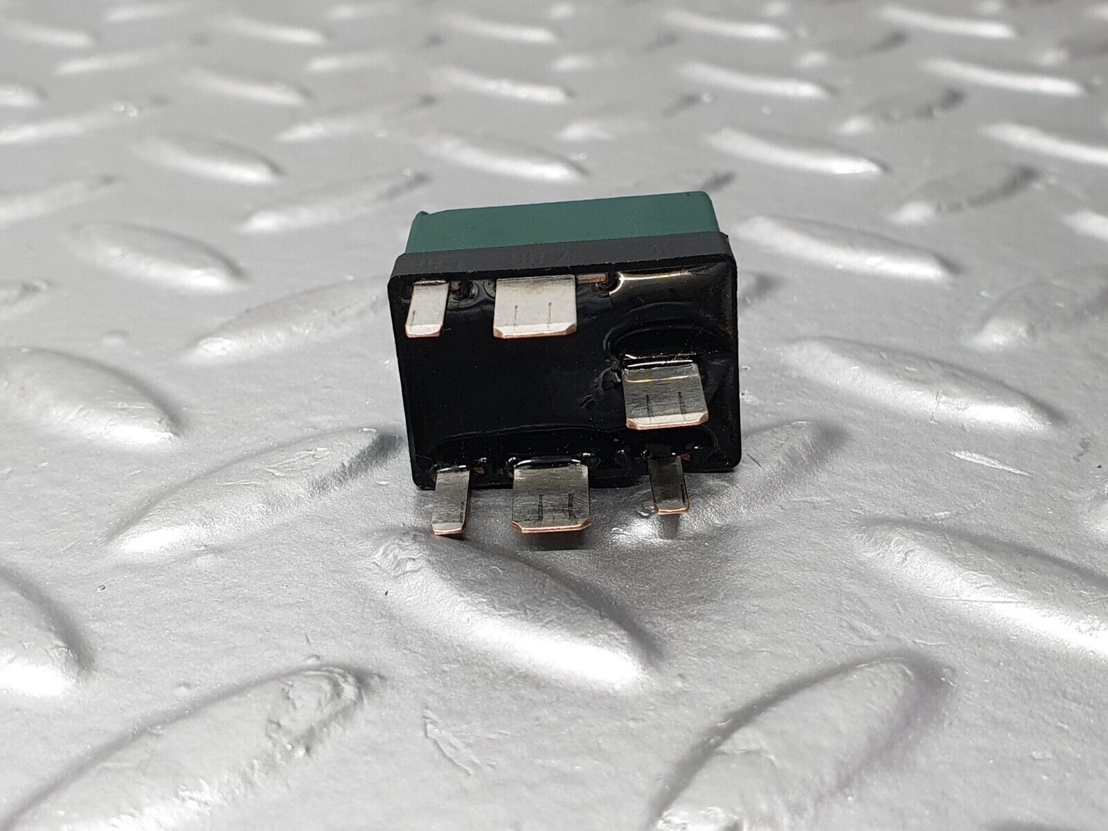 41798 Mercedes-Benz W202 C200 Overload Relay 0025420319