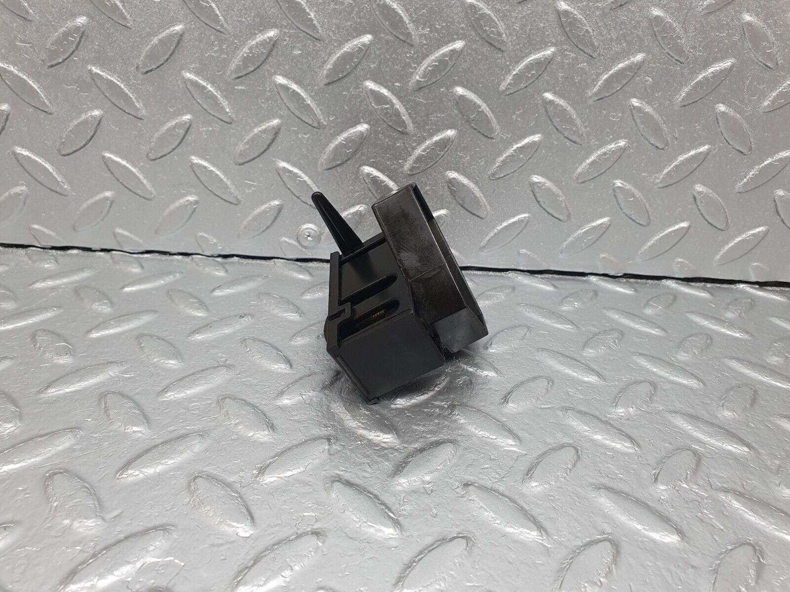 41659 Mercedes-Benz W124 200E Cable Wire Distributor Connector 1245400769