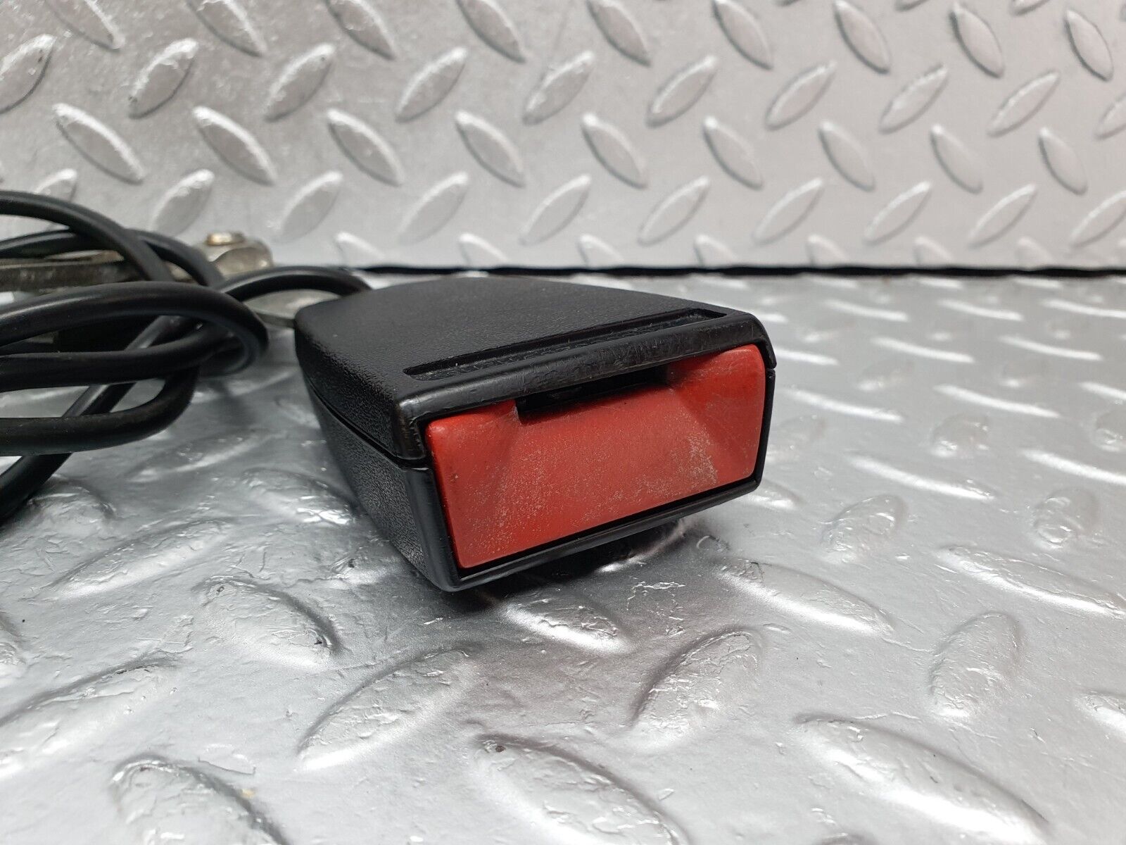 43865 Mercedes-Benz C126 380SEC Coupe Front Right Seat Belt With Buckle 1268603269