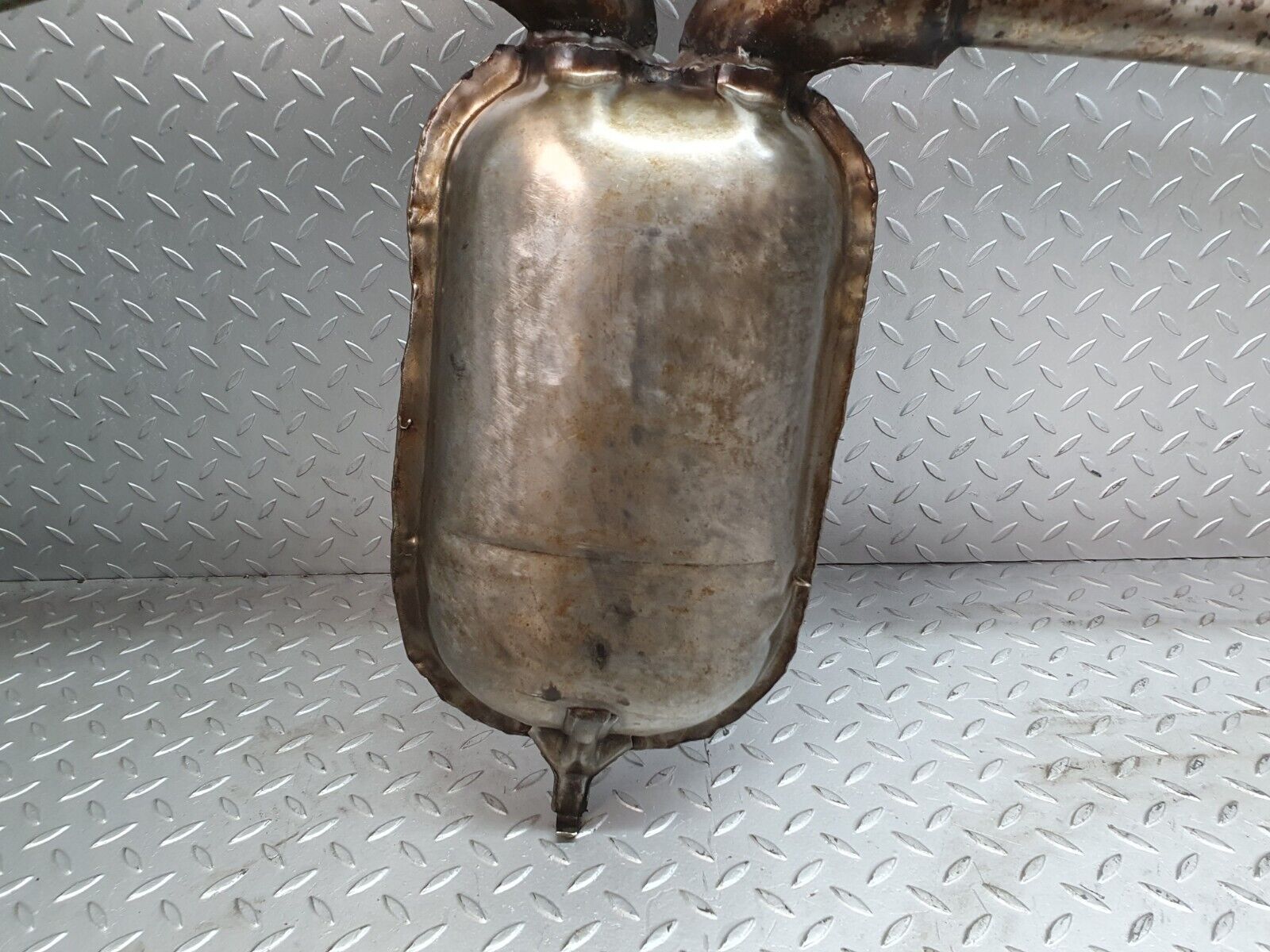 43823 Mercedes-Benz C126 380SEC Coupe Exhaust Middle Silencer