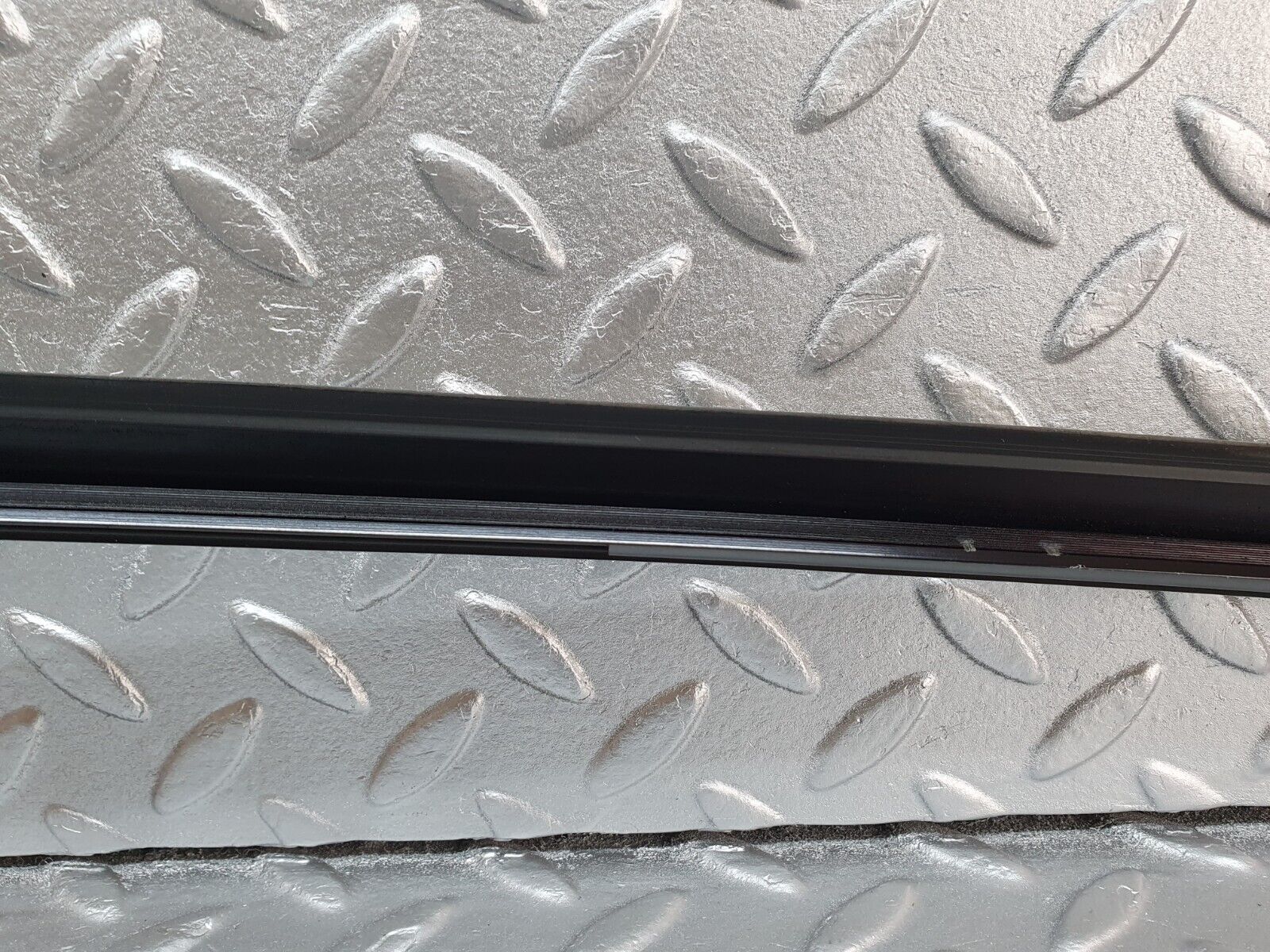 42112 Mercedes-Benz W202 C200 Roof Trim Right Side