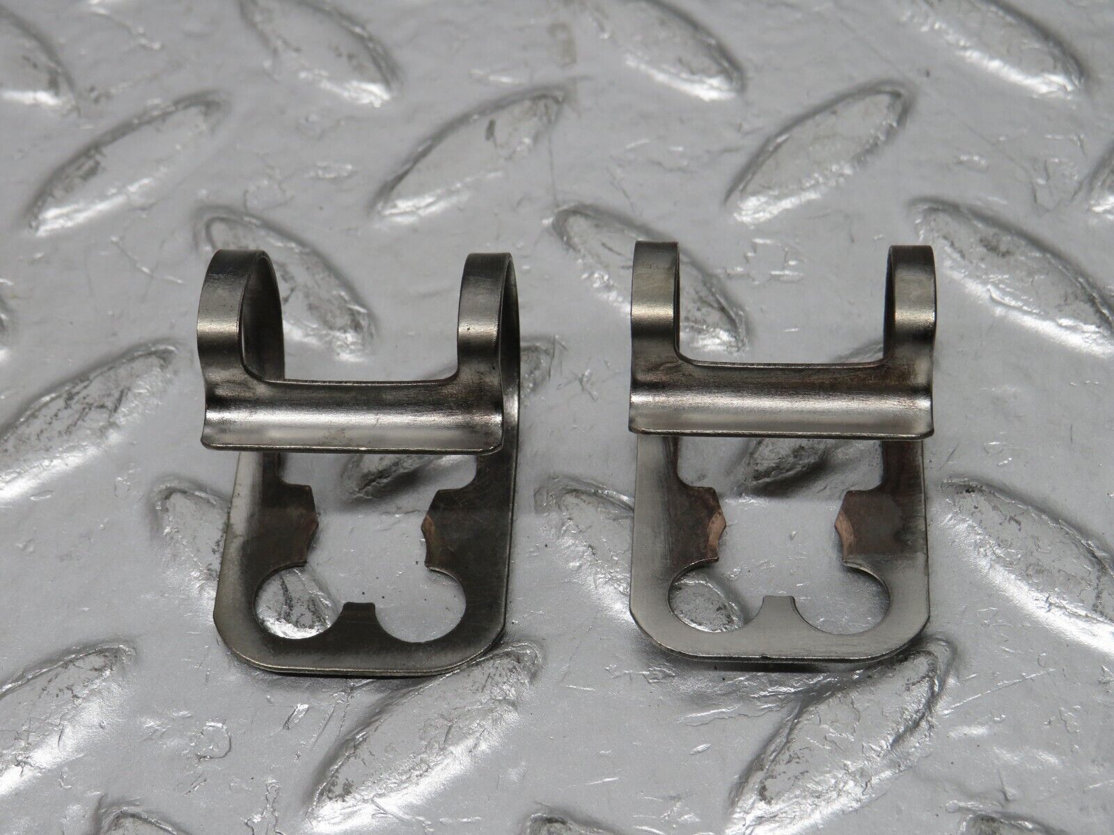 33009 Mercedes-Benz C107 R107 350 V8 Valve Rocker Arm With Spring & Tappet