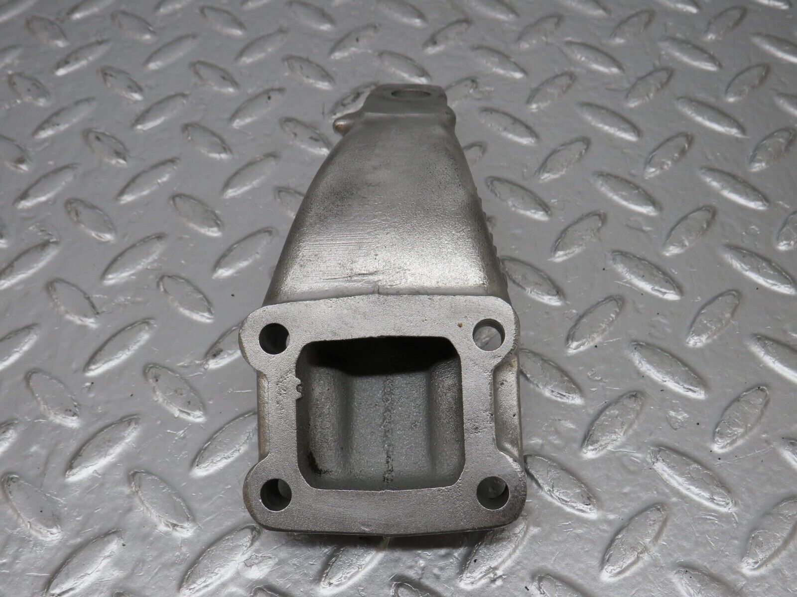 33556 Mercedes-Benz C107 R107 Engine Mount Bracket Left Side 1162232204