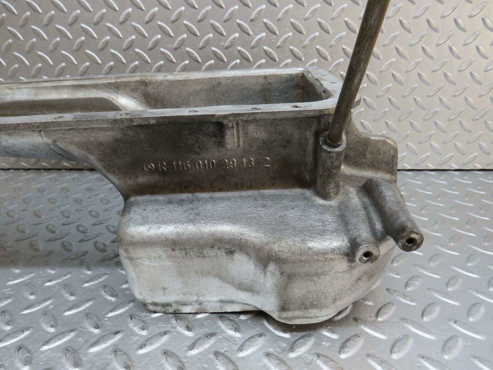 32845 Mercedes-Benz C107 R107 350 V8 Oil Pan Oil Sump 1160102913