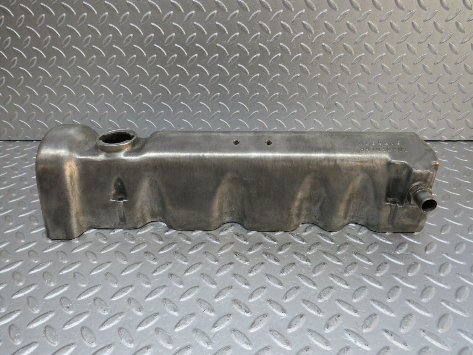 32843 Mercedes-Benz C107 R107 350 V8 Cylinder Head Valve Cover Right Side 1160161905