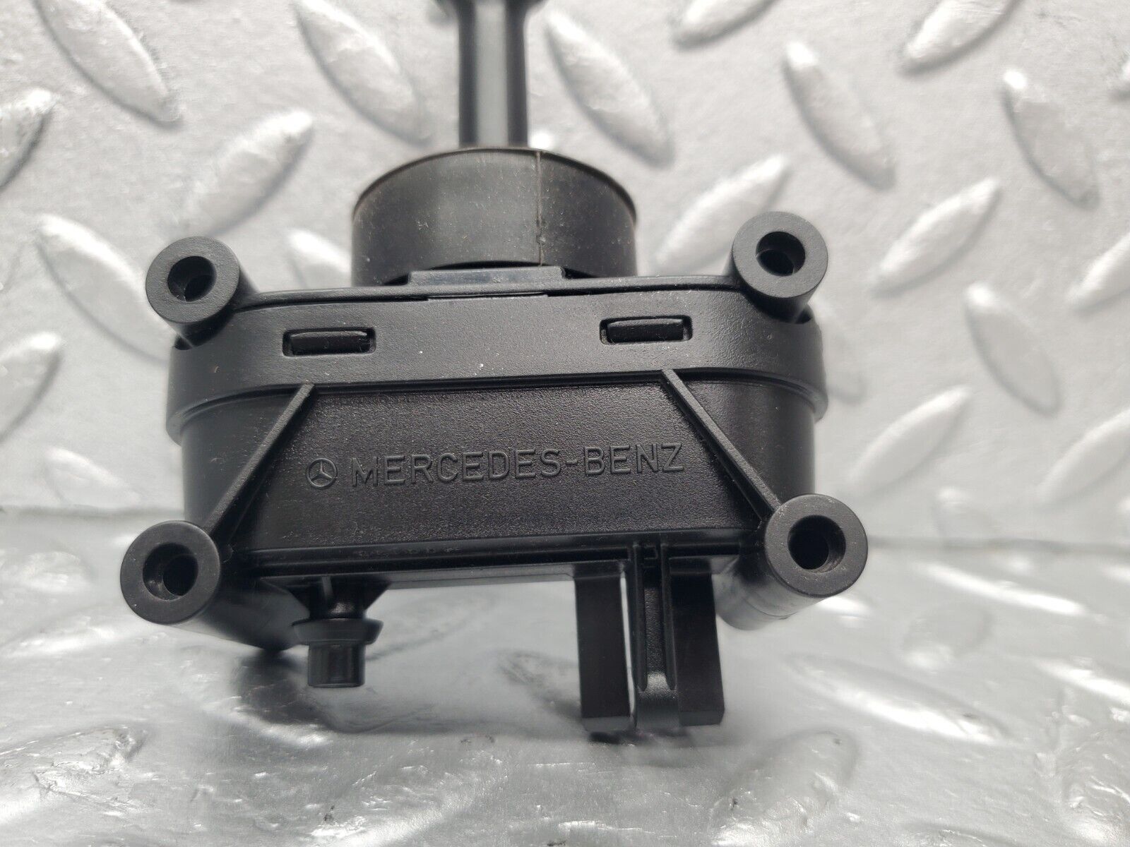 46145 Mercedes-Benz W124 Rear Right Door Lock Vacuum Actuator