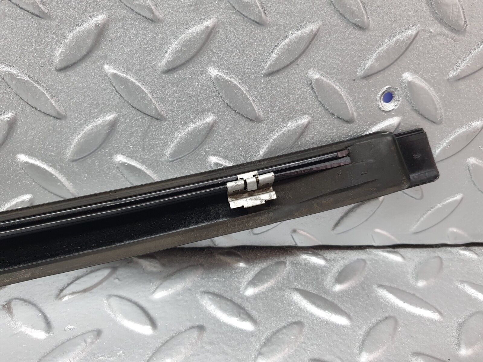 42111 Mercedes-Benz W202 C200 Roof Trim Left Side