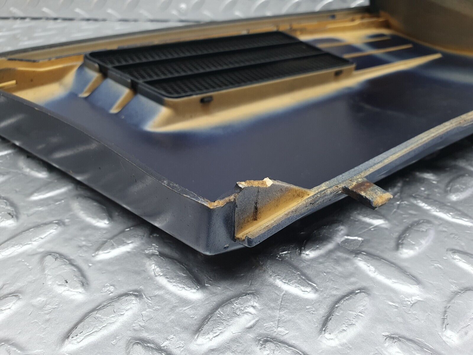 42289 Mercedes-Benz R129 320SL Coupe Front Right Fender Wing Panel 1296900240 1296980274