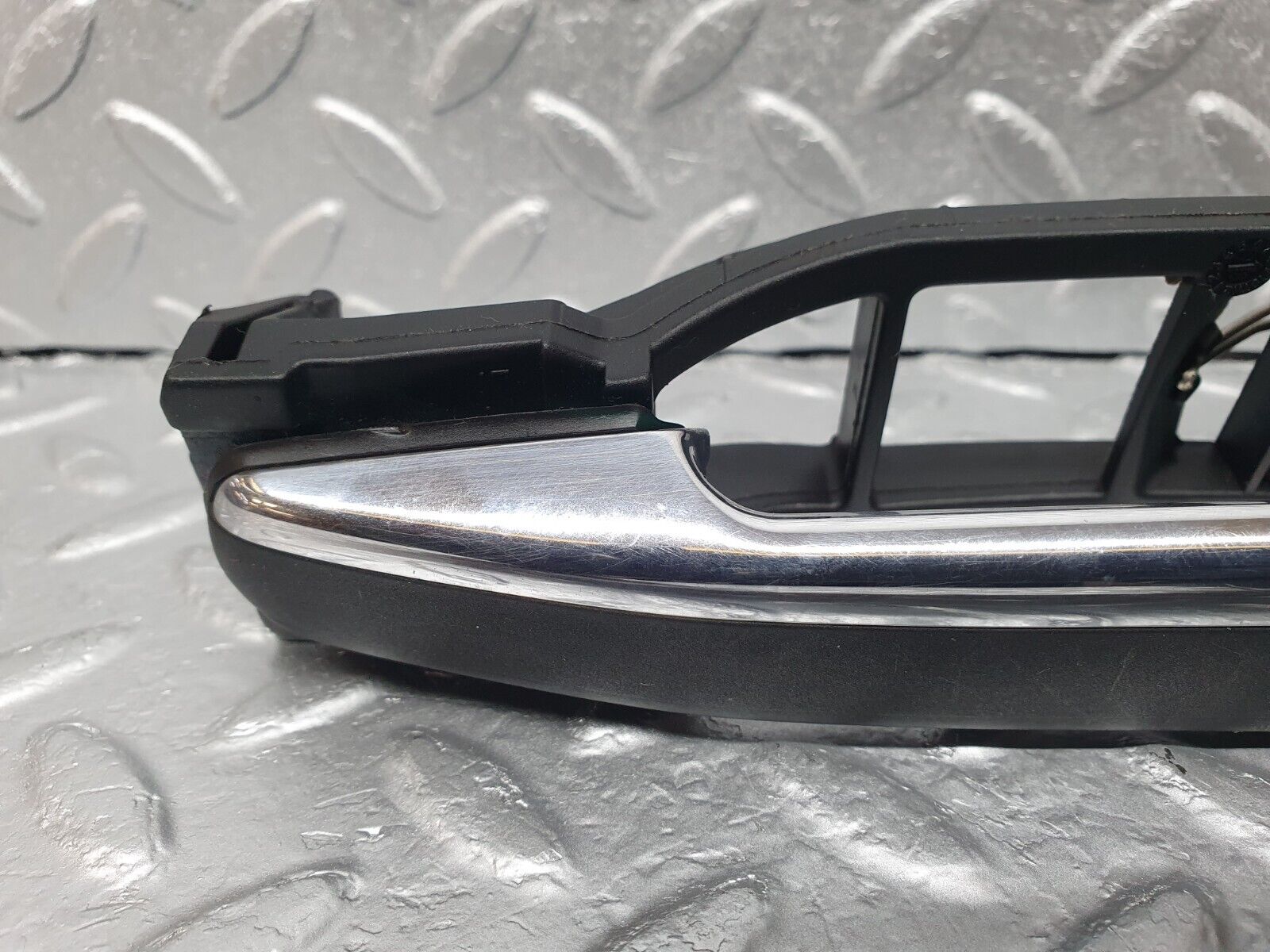 42036 Mercedes-Benz W202 C200 Rear Left Exterior Door Handle
