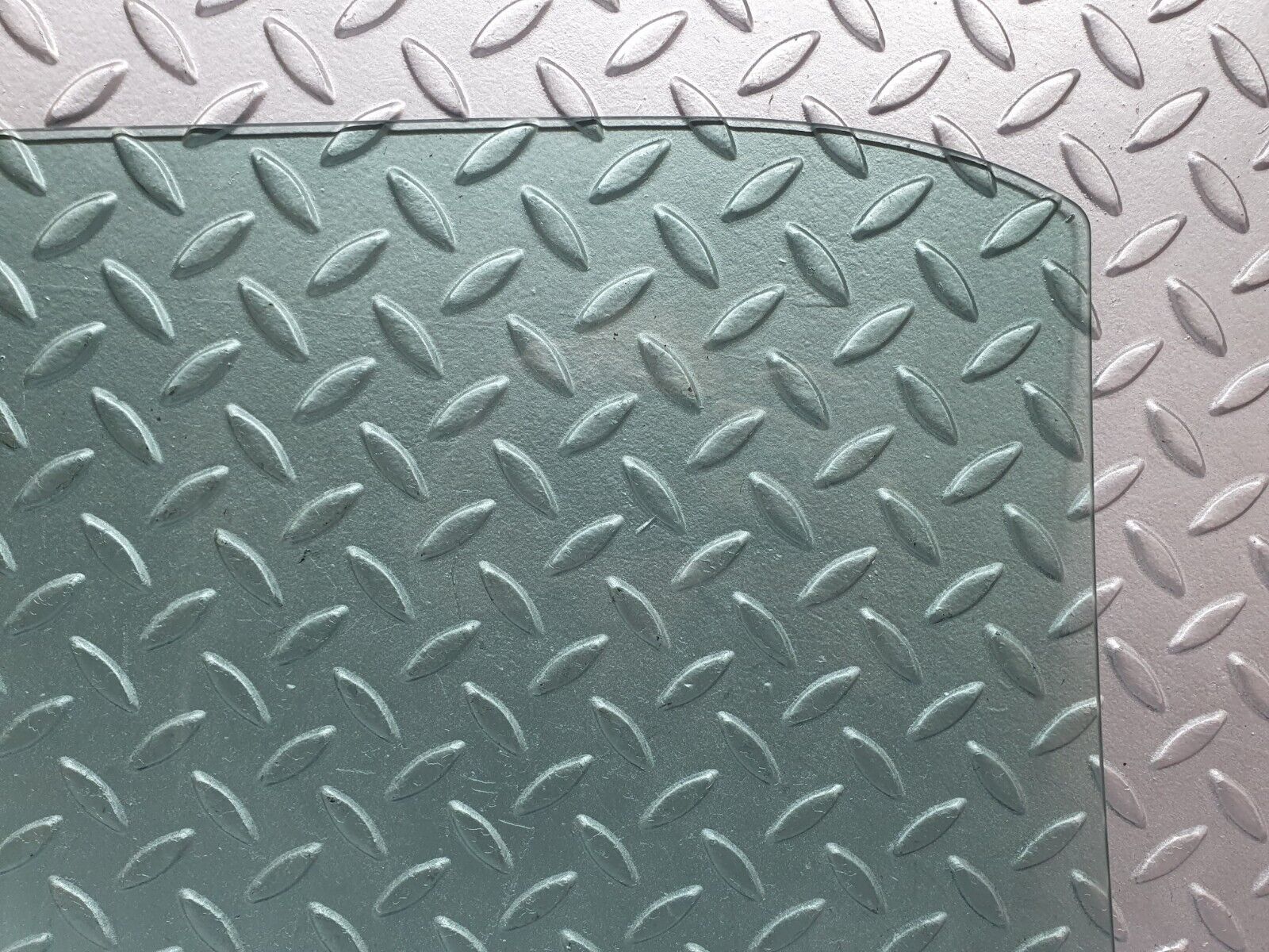 42816 Mercedes-Benz W201 190 2.0L Rear Right Door Window Glass