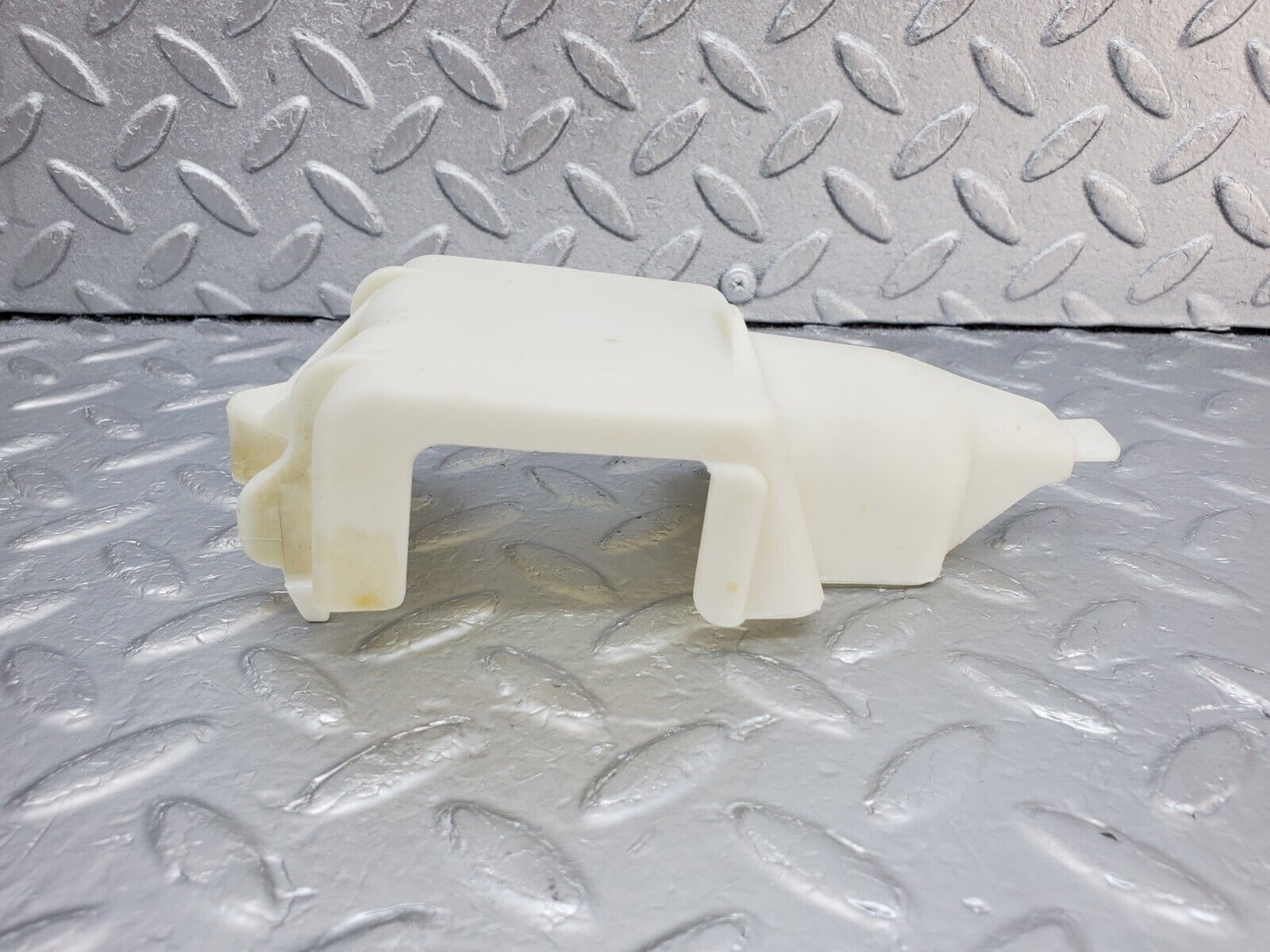 44659 Mercedes-Benz W124 220E Rear Door Lock Vacuum Actuator Cover 1248050590