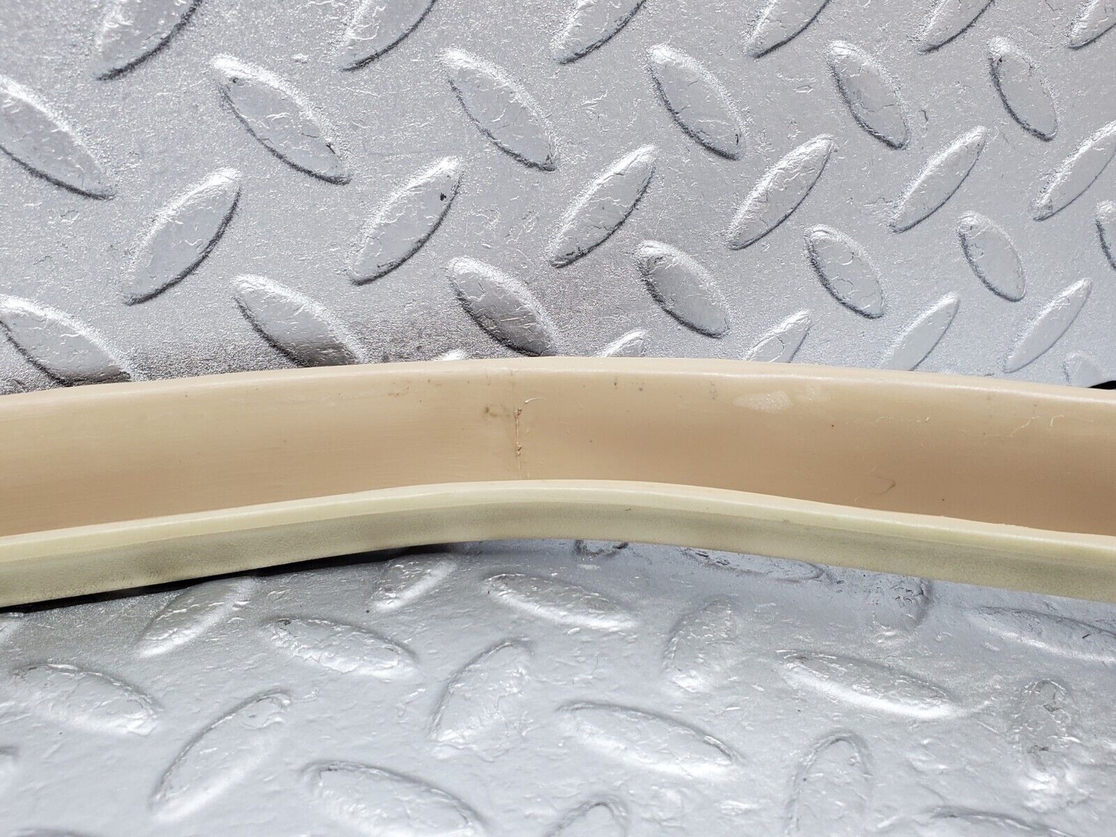 45860 Mercedes-Benz W126 420SE Front Right Door Window Frame Cover 1267250471