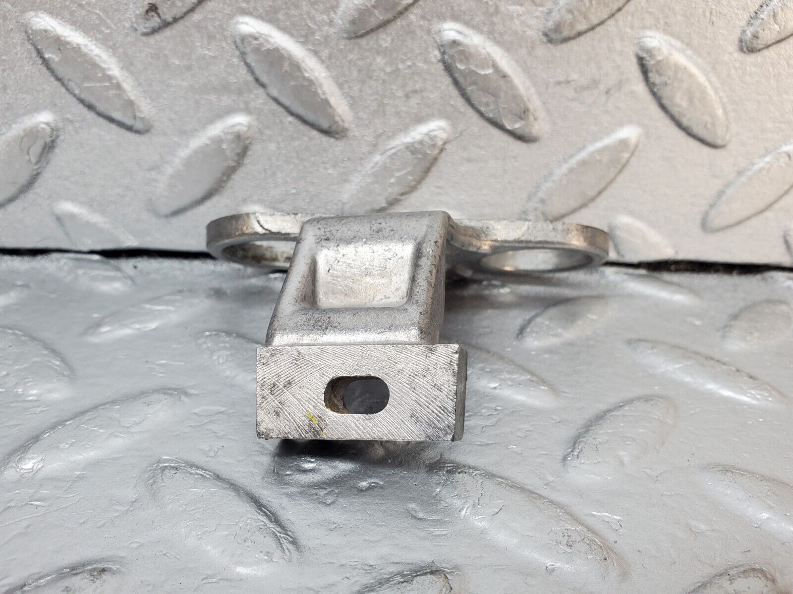 45352 Mercedes-Benz 280E M110.983 Crankshaft Sensor Holder Bracket 1101530440