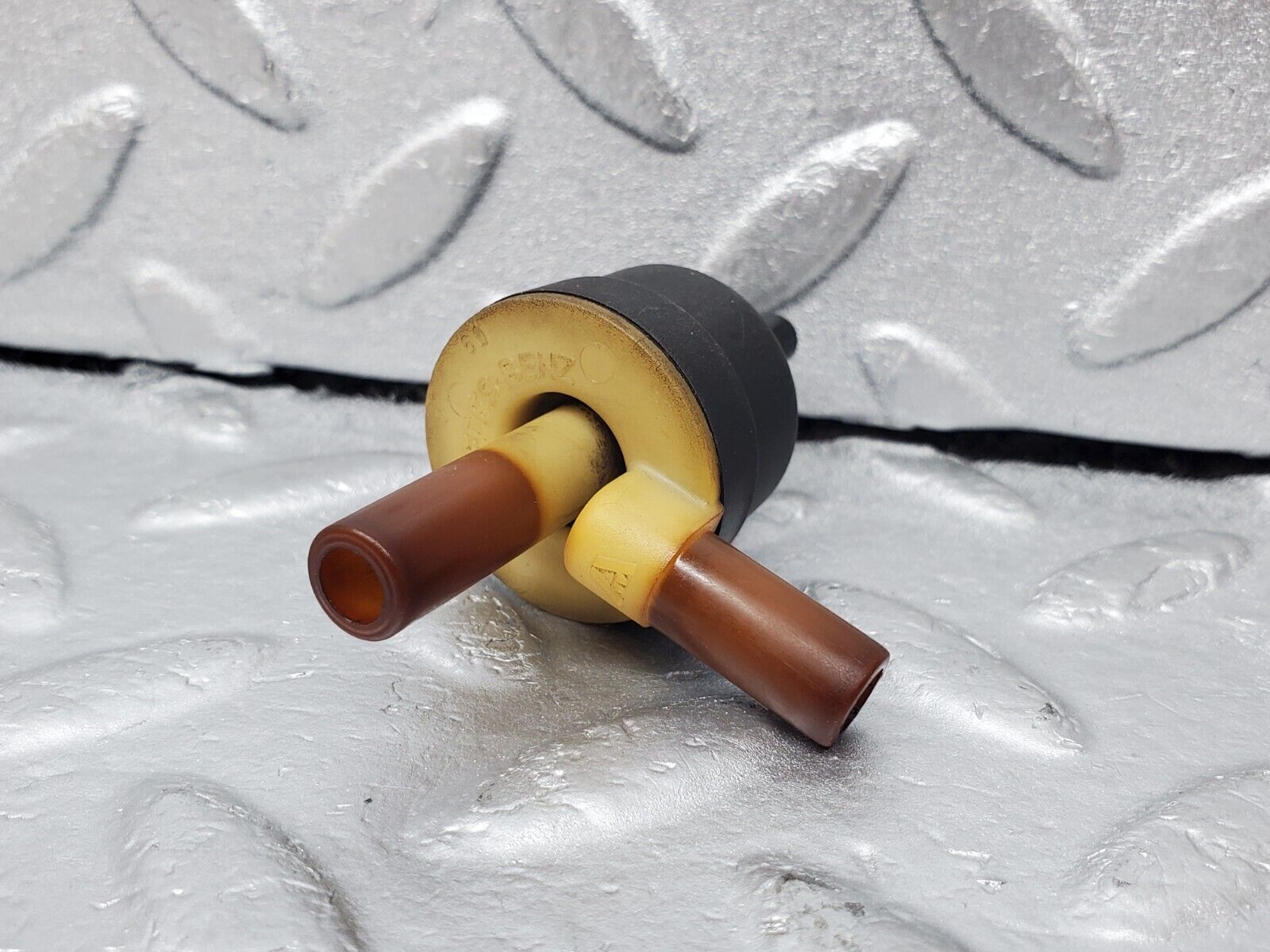 45343 Mercedes-Benz 280E M110.983 Vacuum Valve Solenoid