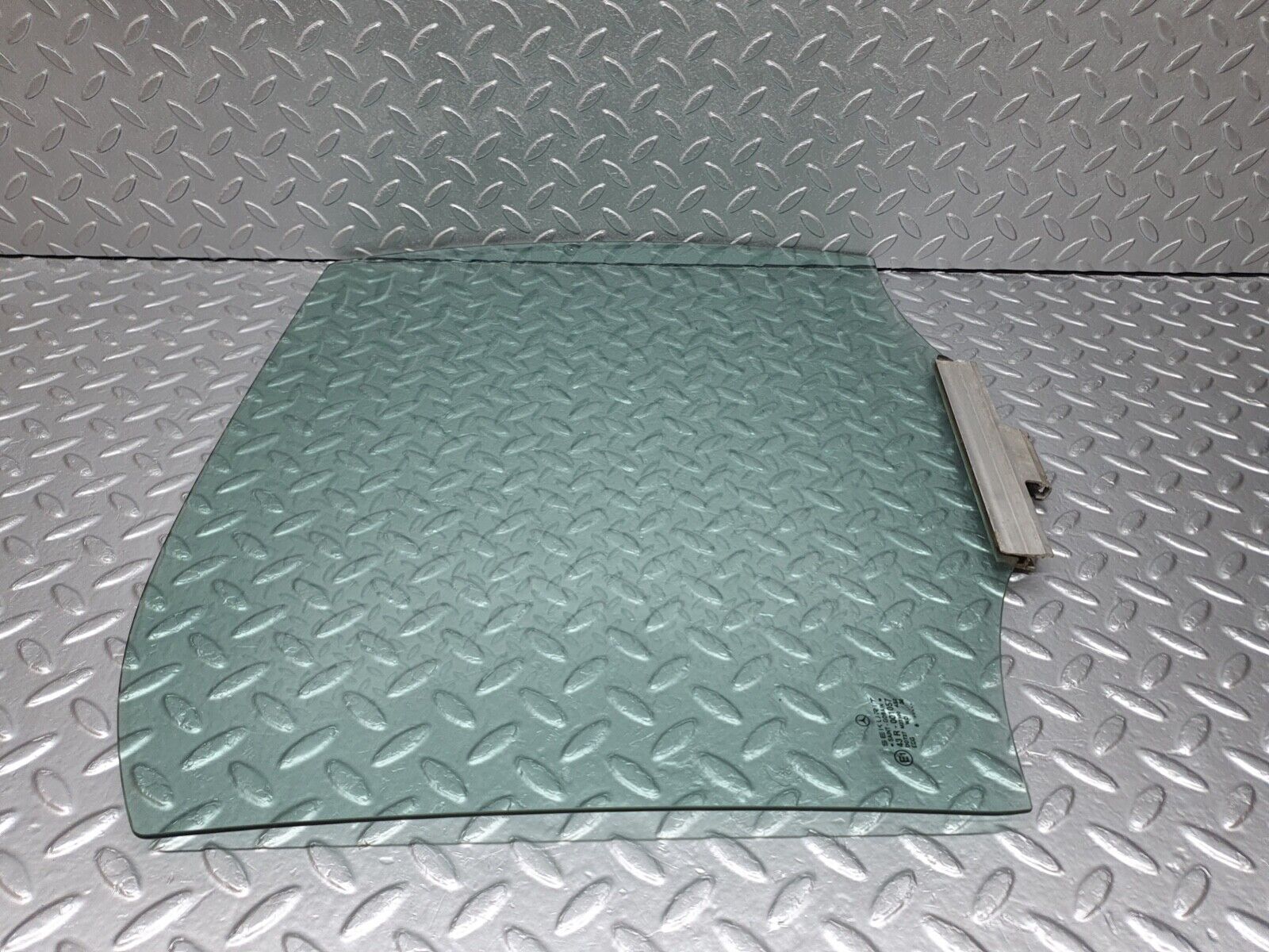 41991 Mercedes-Benz W202 C200 Rear Left Door Window Glass