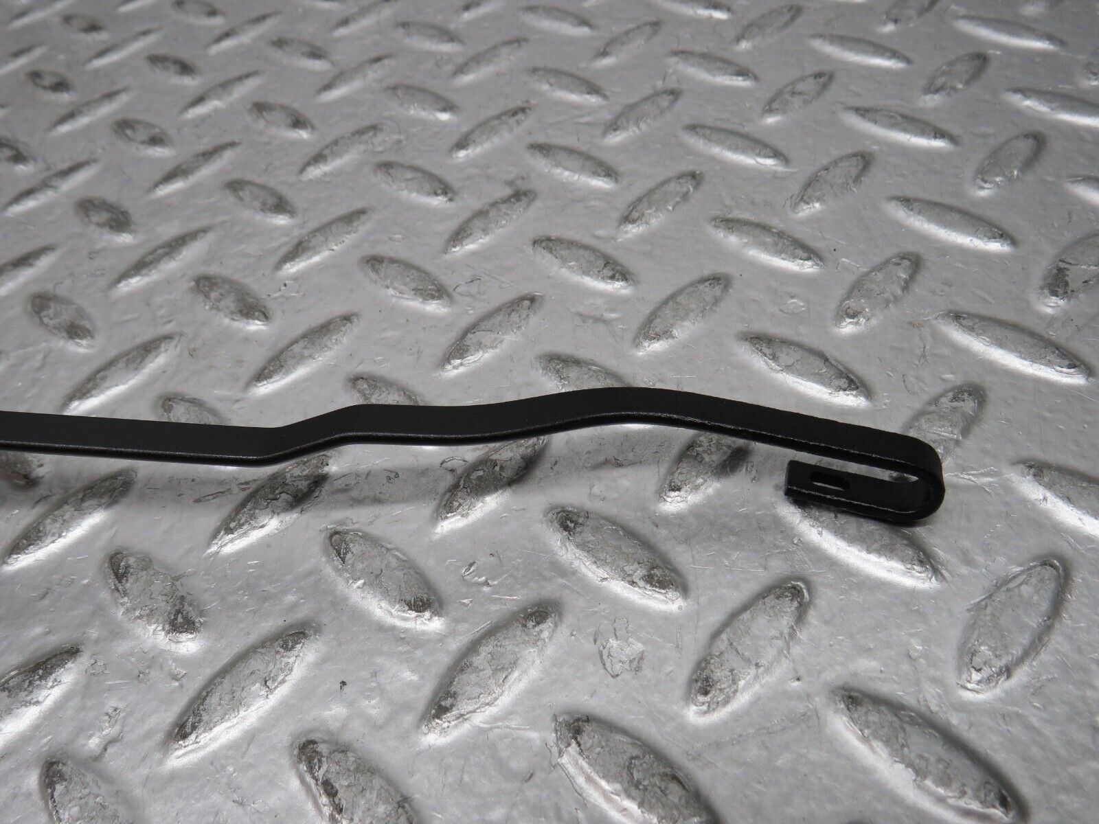 28768 Mercedes-Benz W123 230E Wiper Arm Bosch Right Side 3399990553