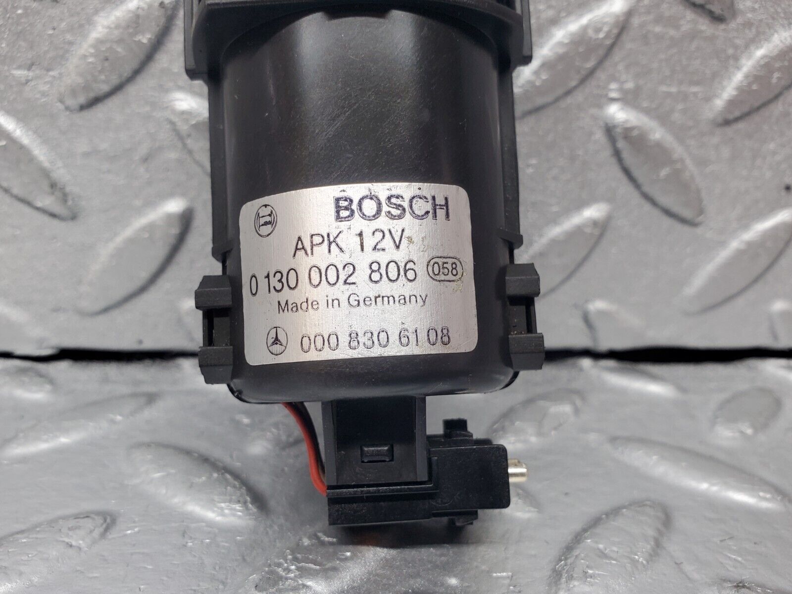 45542 Mercedes-Benz W126 420SE Temperature Sensor Bosch 0130002806 0008306108