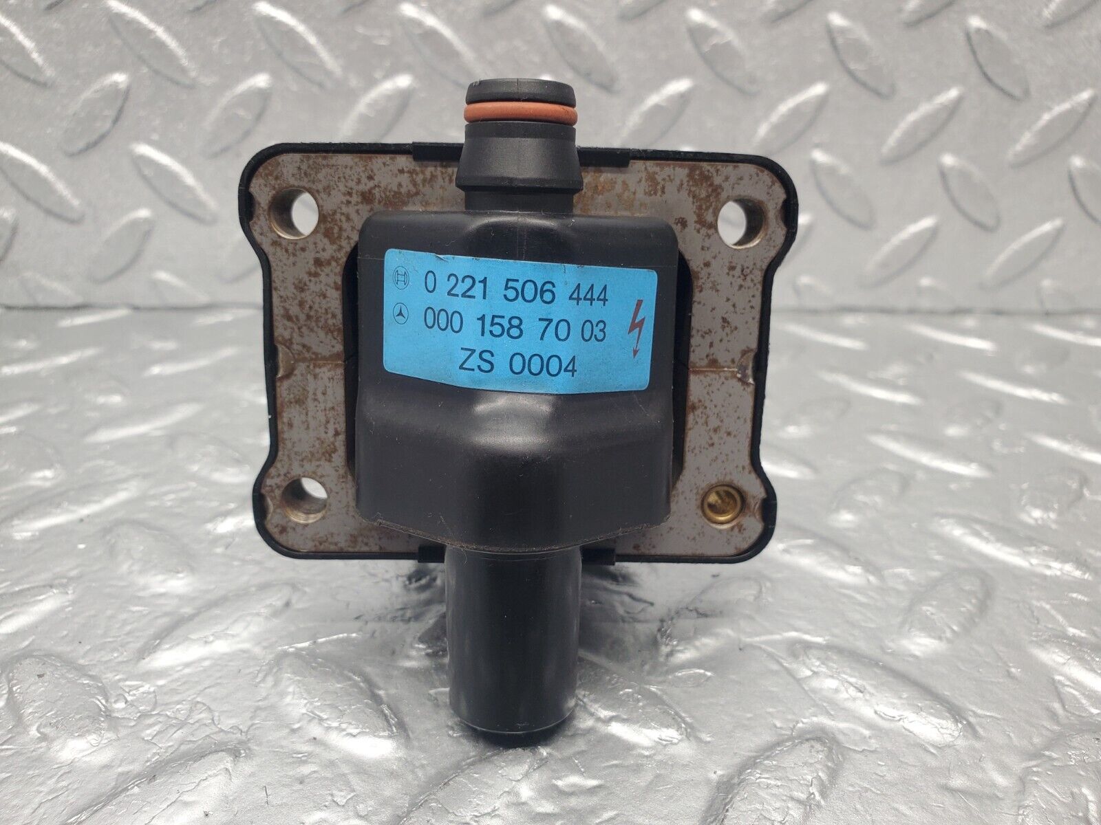 46200 Mercedes-Benz W124 280E Ignition Bosch 0001587003 0221506444 0001593642