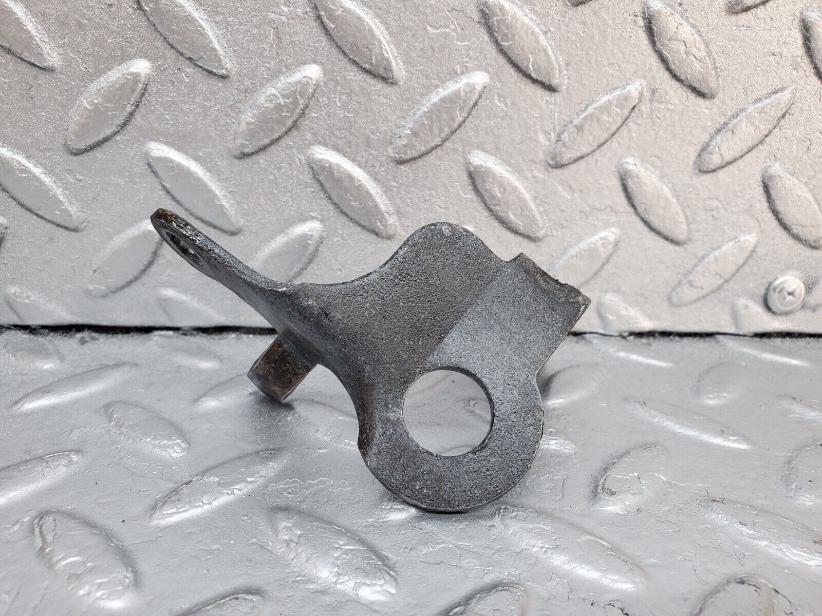 44878 Mercedes-Benz W124 220E Engine Lifting Eyes Hooks