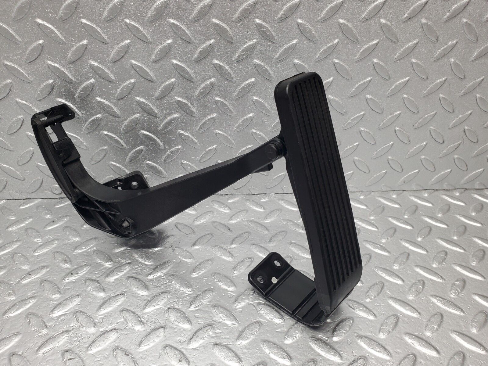 46871 Mercedes-Benz R129 320SL Coupe Accelerator Pedal & Rubber 2203010001 1293010382 1293011020