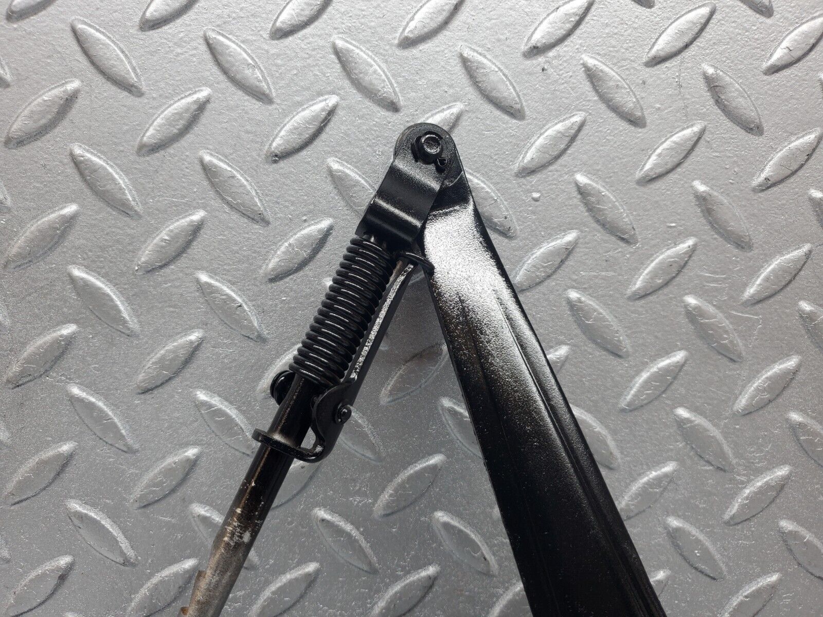 44310 Mercedes-Benz W123 280E Handbrake Regulator