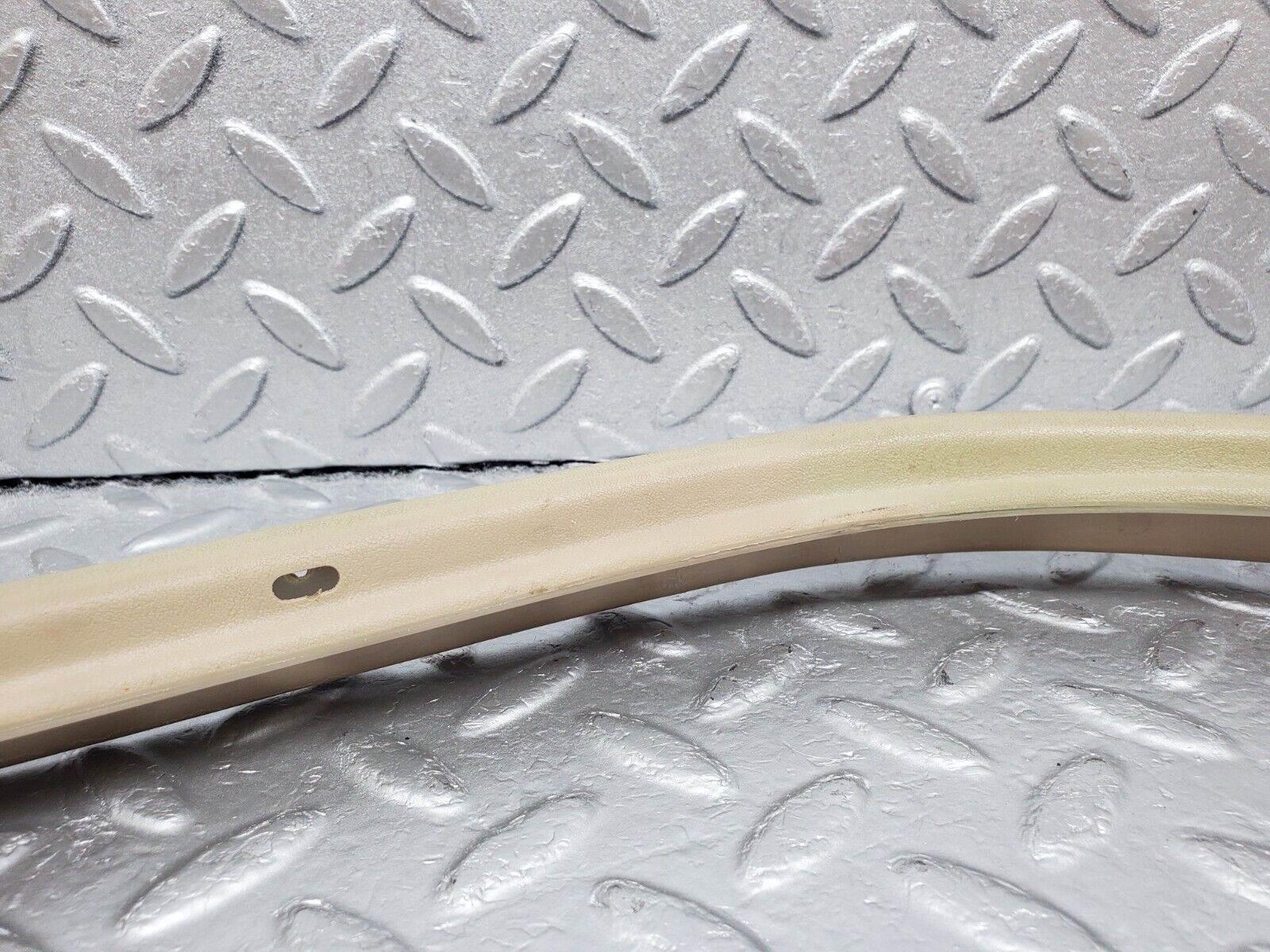 45862 Mercedes-Benz W126 420SE Rear Left Door Window Frame Cover 1267350571