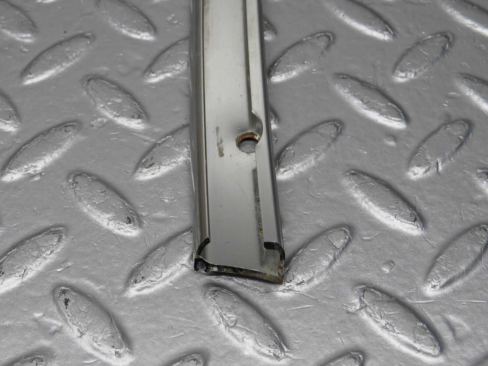 39858 Mercedes-Benz R107 350SL Hardtop B Pillar Chrome Trim Left Side