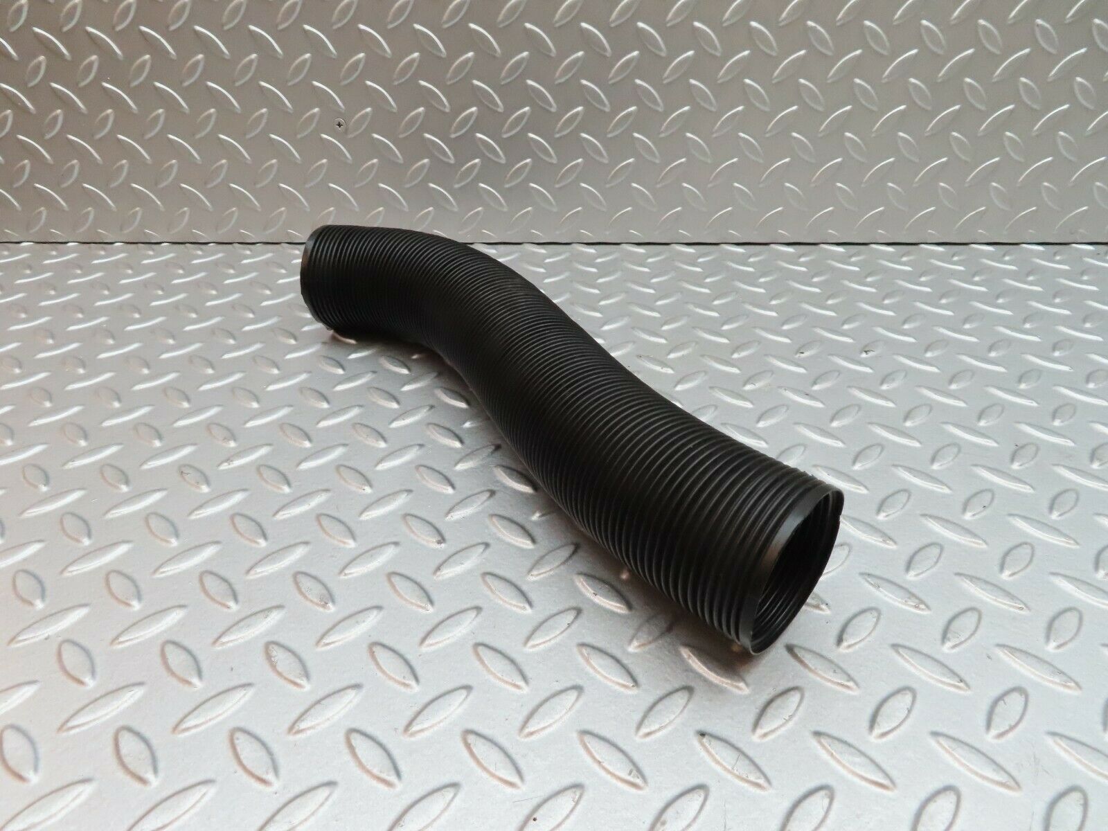 4986 Mercedes-Benz R107 350SL Ventilation Pipe
