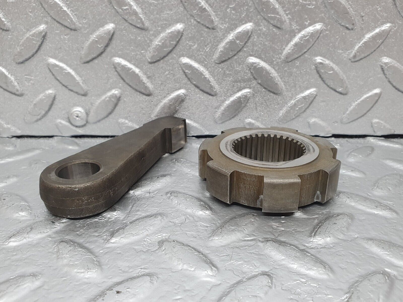 44229 Mercedes-Benz C107 350SLC Coupe Automatic Gearbox Parking Gear 722.001