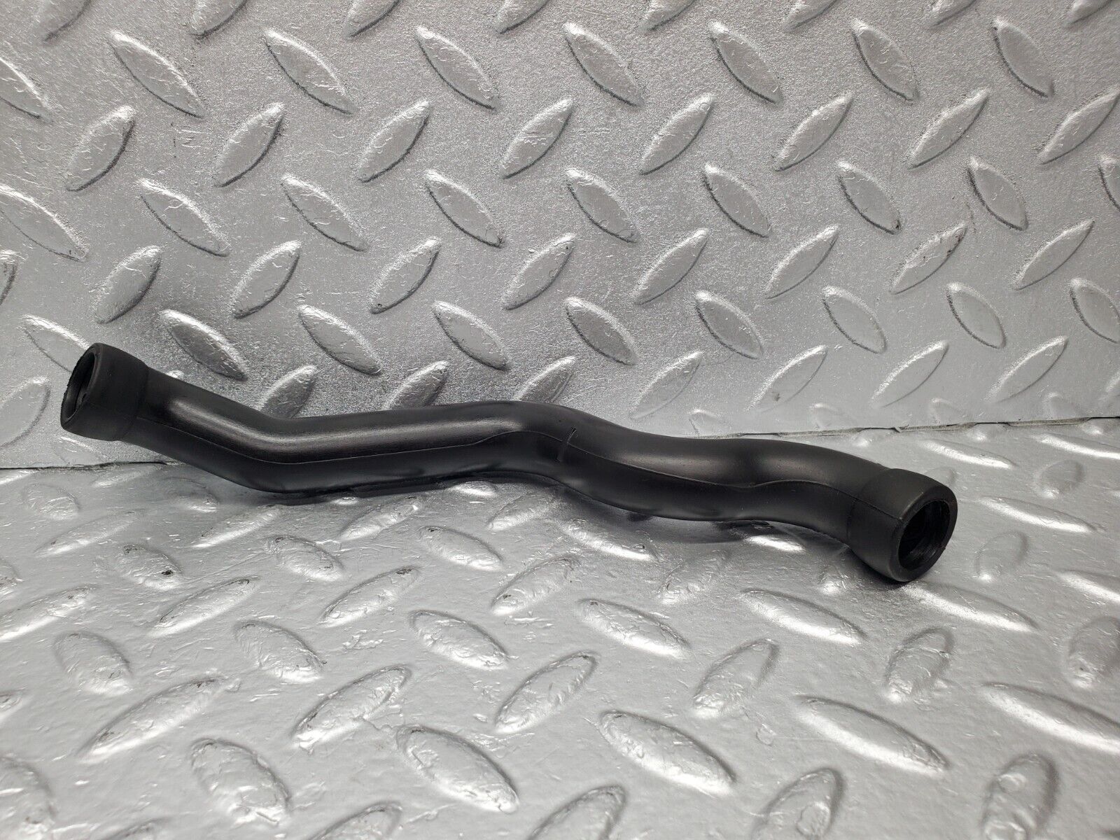 47002 Mercedes-Benz R129 320SL Coupe Crankcase Breather Hose 1120180482